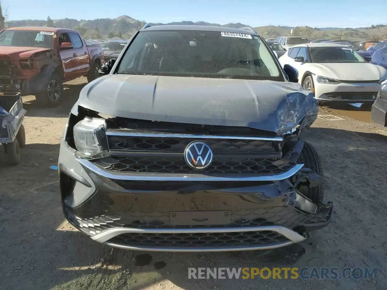 5 Photograph of a damaged car 3VVEX7B29RM084842 VOLKSWAGEN TAOS SE 2024