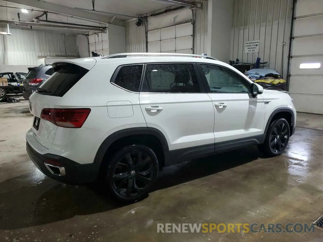 3 Фотография поврежденного автомобиля 3VVEX7B29RM131304 VOLKSWAGEN TAOS SE 2024