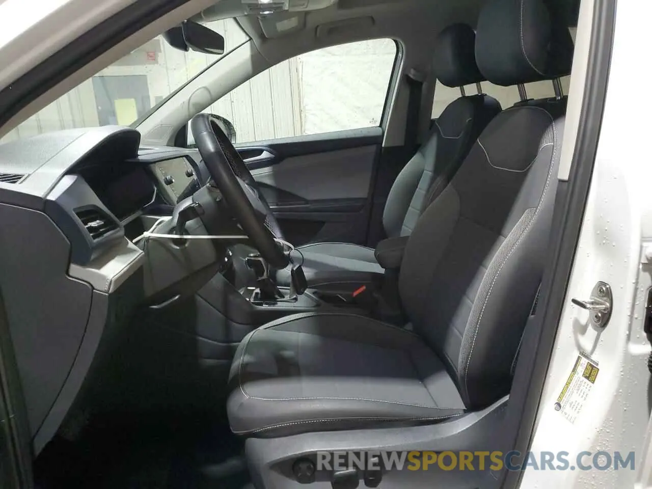 7 Фотография поврежденного автомобиля 3VVEX7B29RM131304 VOLKSWAGEN TAOS SE 2024