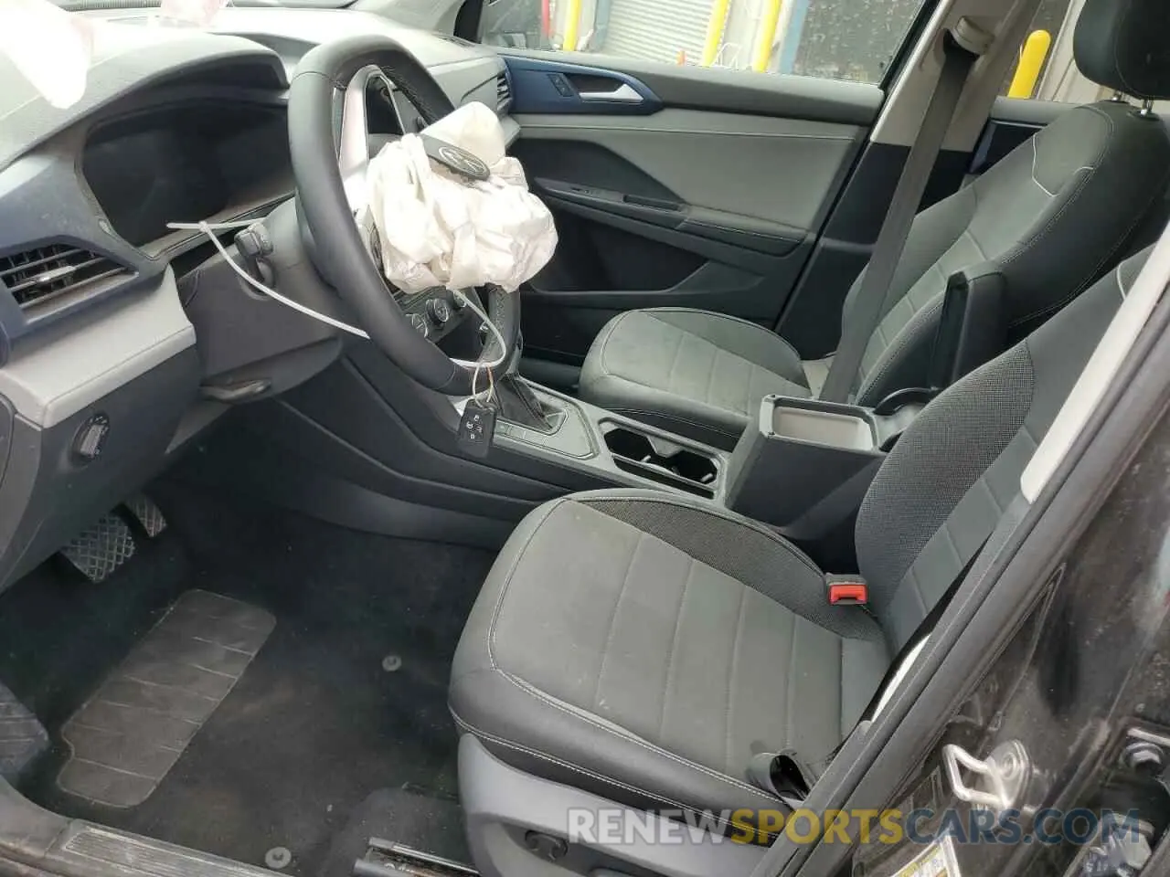 7 Фотография поврежденного автомобиля 3VVSX7B20RM000863 VOLKSWAGEN TAOS SE 2024