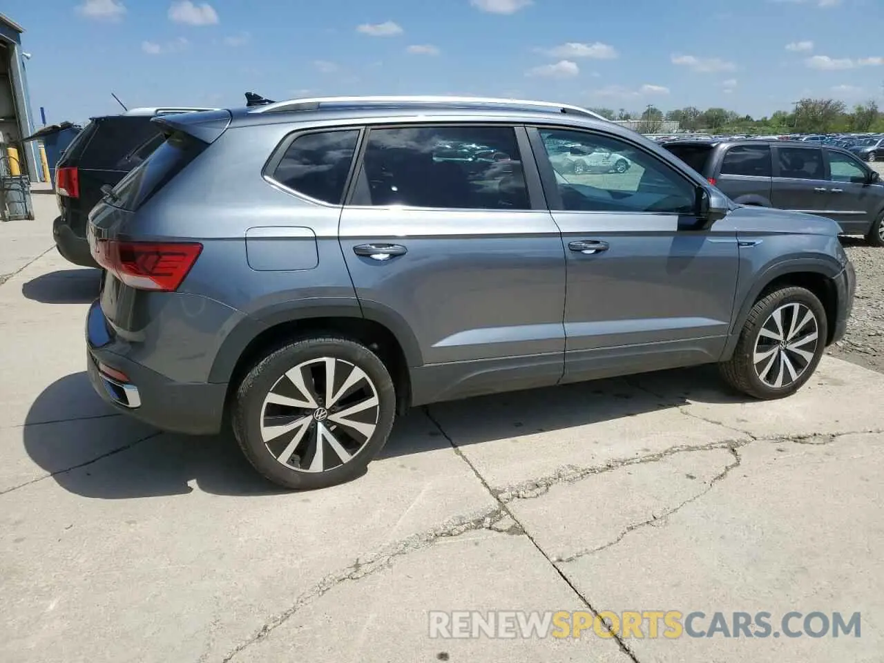 3 Фотография поврежденного автомобиля 3VVSX7B20RM012706 VOLKSWAGEN TAOS SE 2024