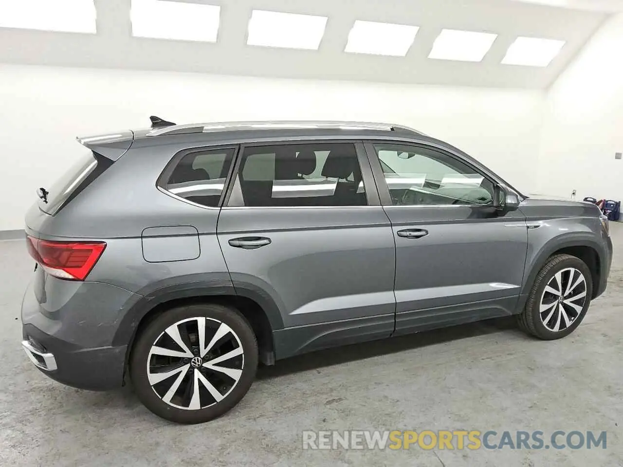 3 Фотография поврежденного автомобиля 3VVSX7B20RM047228 VOLKSWAGEN TAOS SE 2024