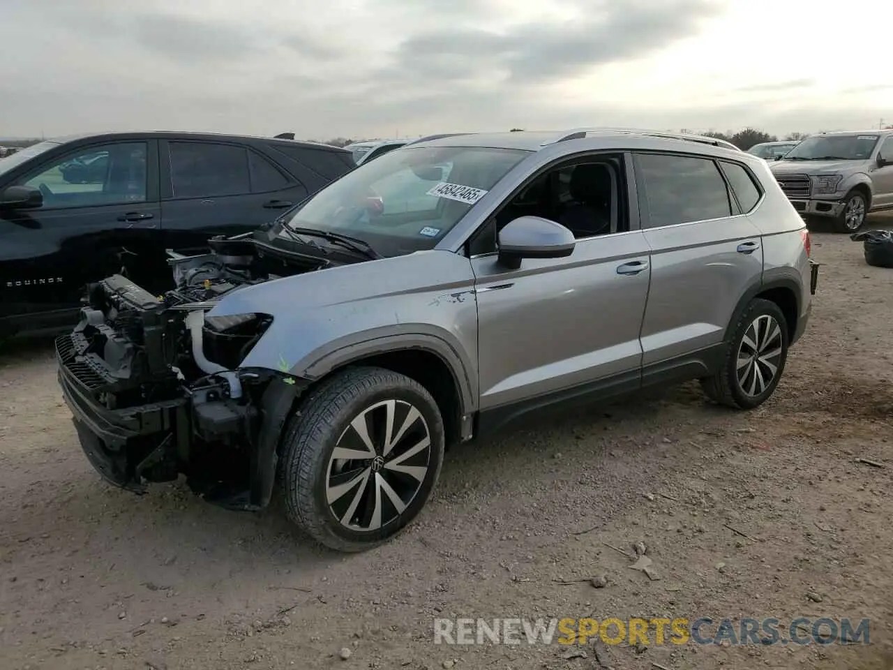 1 Photograph of a damaged car 3VVSX7B21RM069464 VOLKSWAGEN TAOS SE 2024