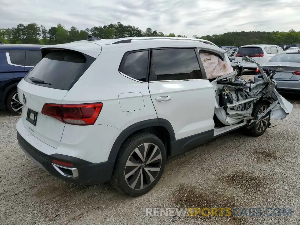 3 Фотография поврежденного автомобиля 3VVSX7B23RM002557 VOLKSWAGEN TAOS SE 2024