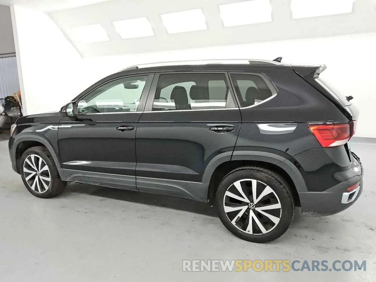 2 Фотография поврежденного автомобиля 3VVSX7B23RM067375 VOLKSWAGEN TAOS SE 2024