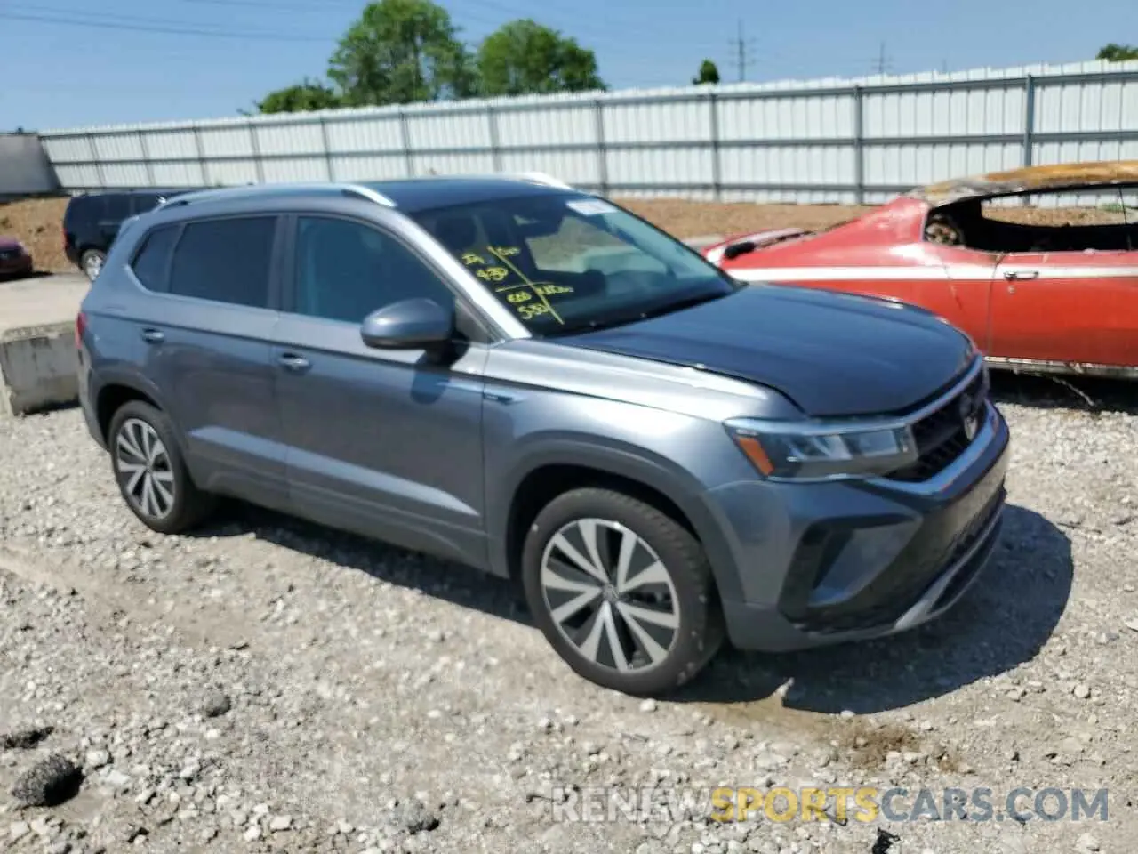 4 Photograph of a damaged car 3VVSX7B26RM008403 VOLKSWAGEN TAOS SE 2024