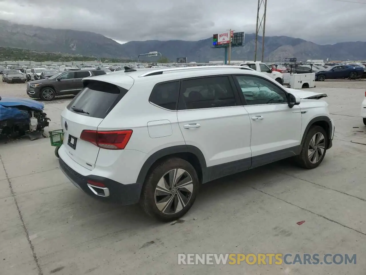 3 Фотография поврежденного автомобиля 3VVUX7B23RM094813 VOLKSWAGEN TAOS SE 2024