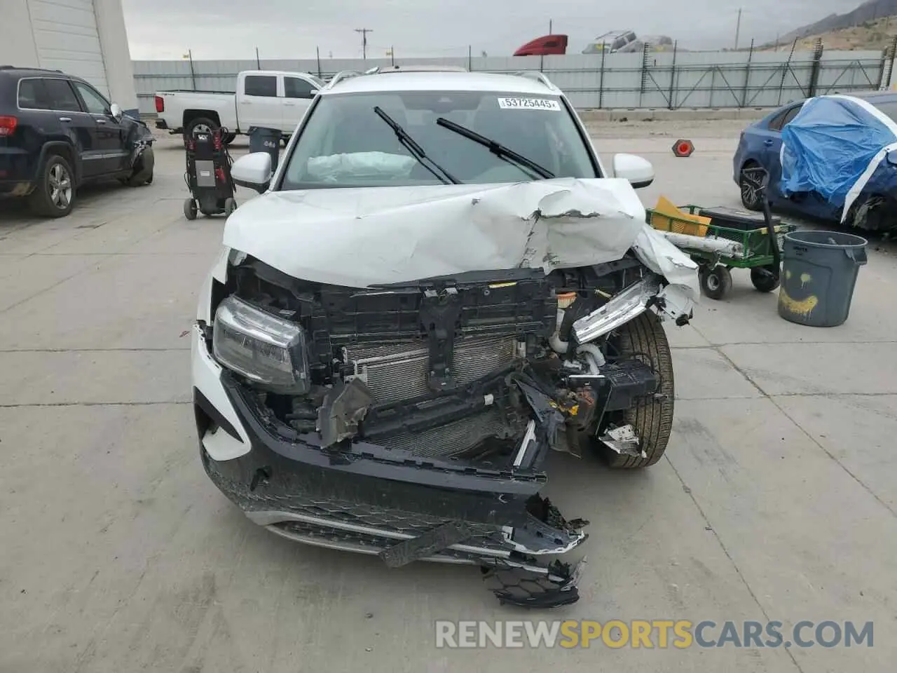 5 Фотография поврежденного автомобиля 3VVUX7B23RM094813 VOLKSWAGEN TAOS SE 2024