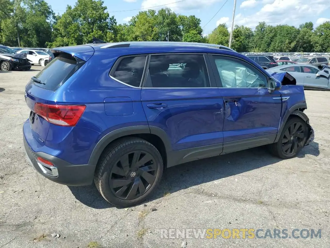 3 Photograph of a damaged car 3VVUX7B24RM068270 VOLKSWAGEN TAOS SE 2024