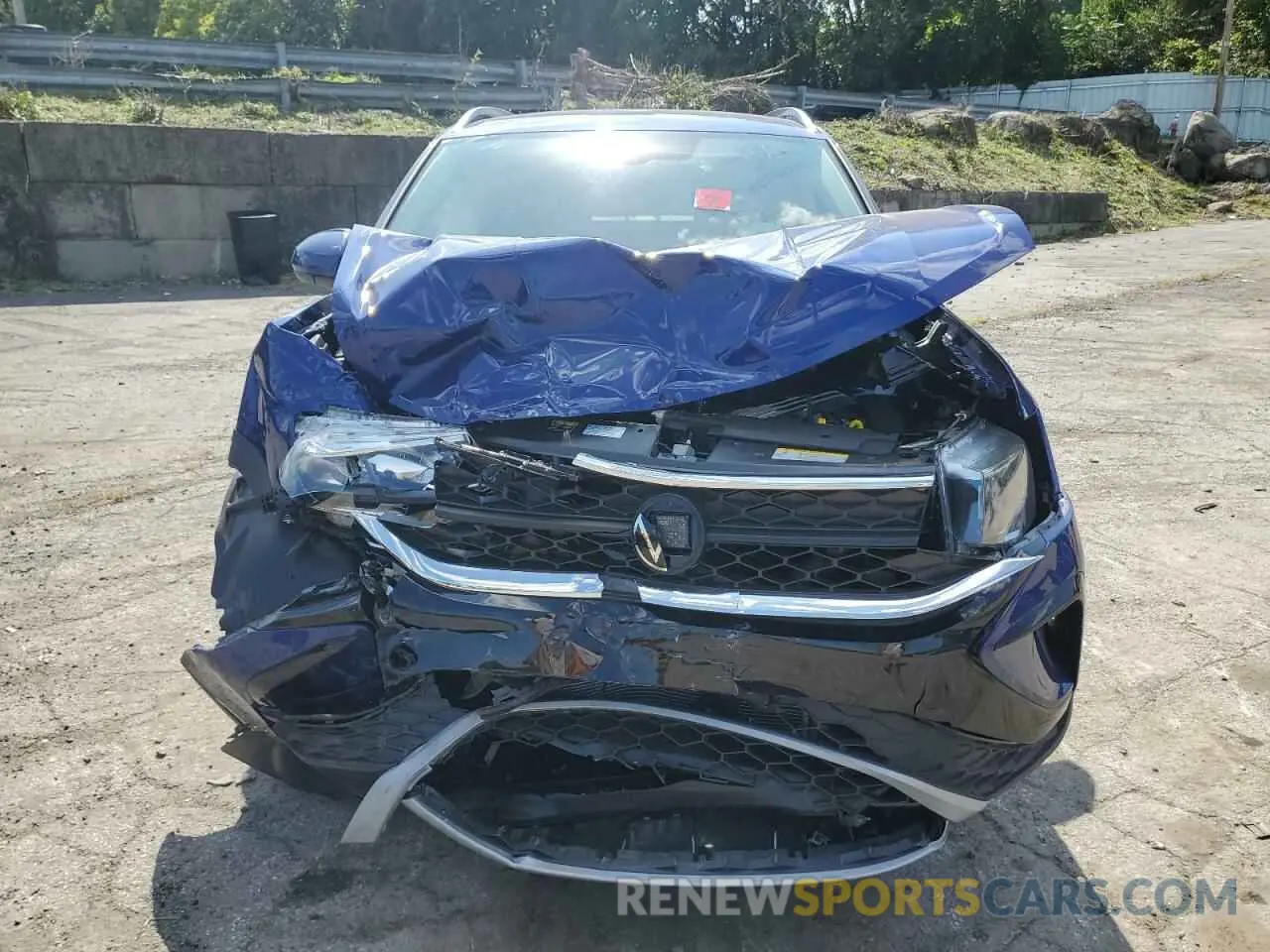 5 Photograph of a damaged car 3VVUX7B24RM068270 VOLKSWAGEN TAOS SE 2024