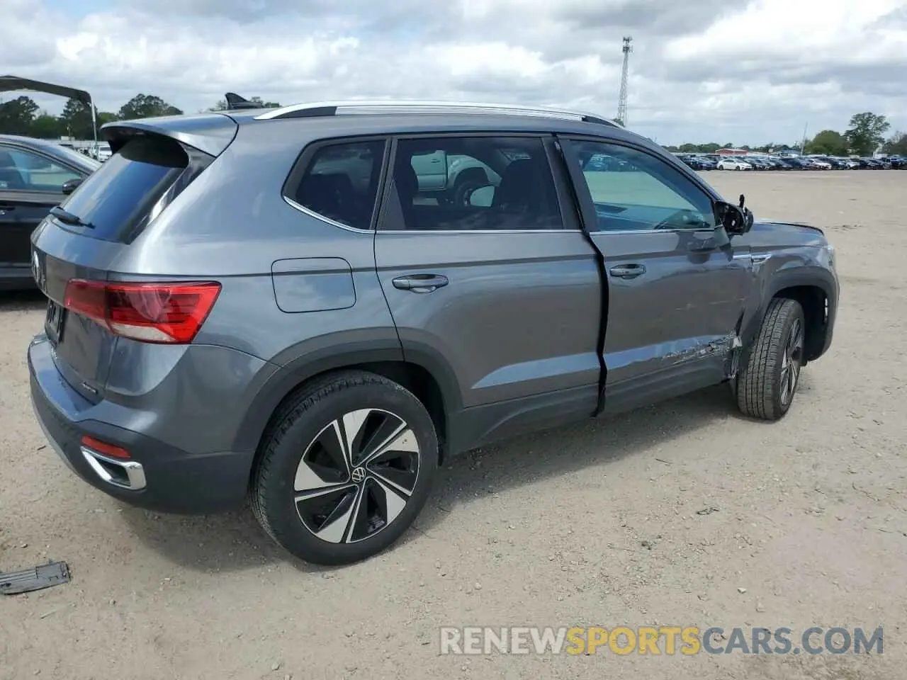 3 Photograph of a damaged car 3VVUX7B25RM050540 VOLKSWAGEN TAOS SE 2024