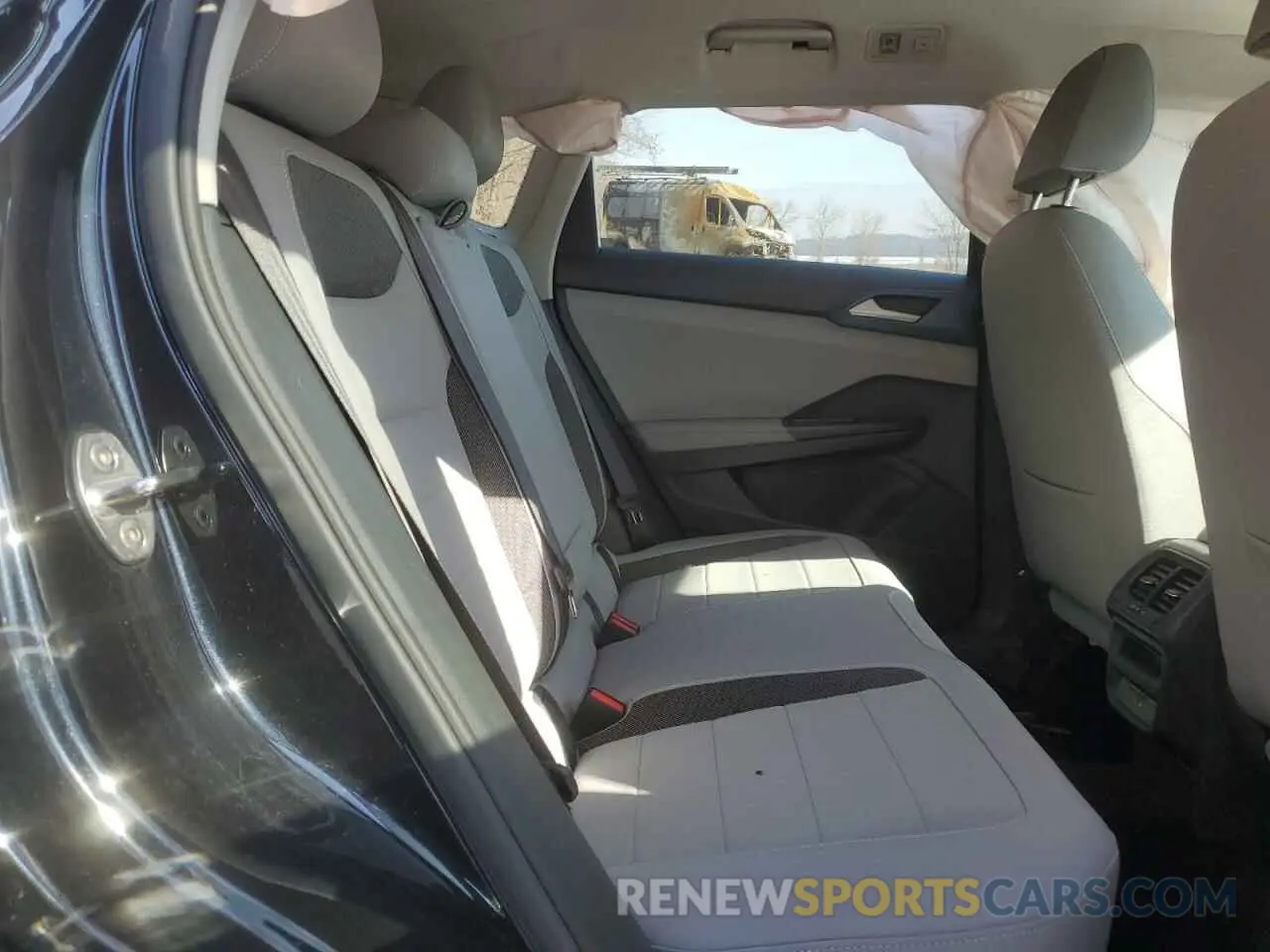 11 Photograph of a damaged car 3VVVX7B24RM128682 VOLKSWAGEN TAOS SE 2024