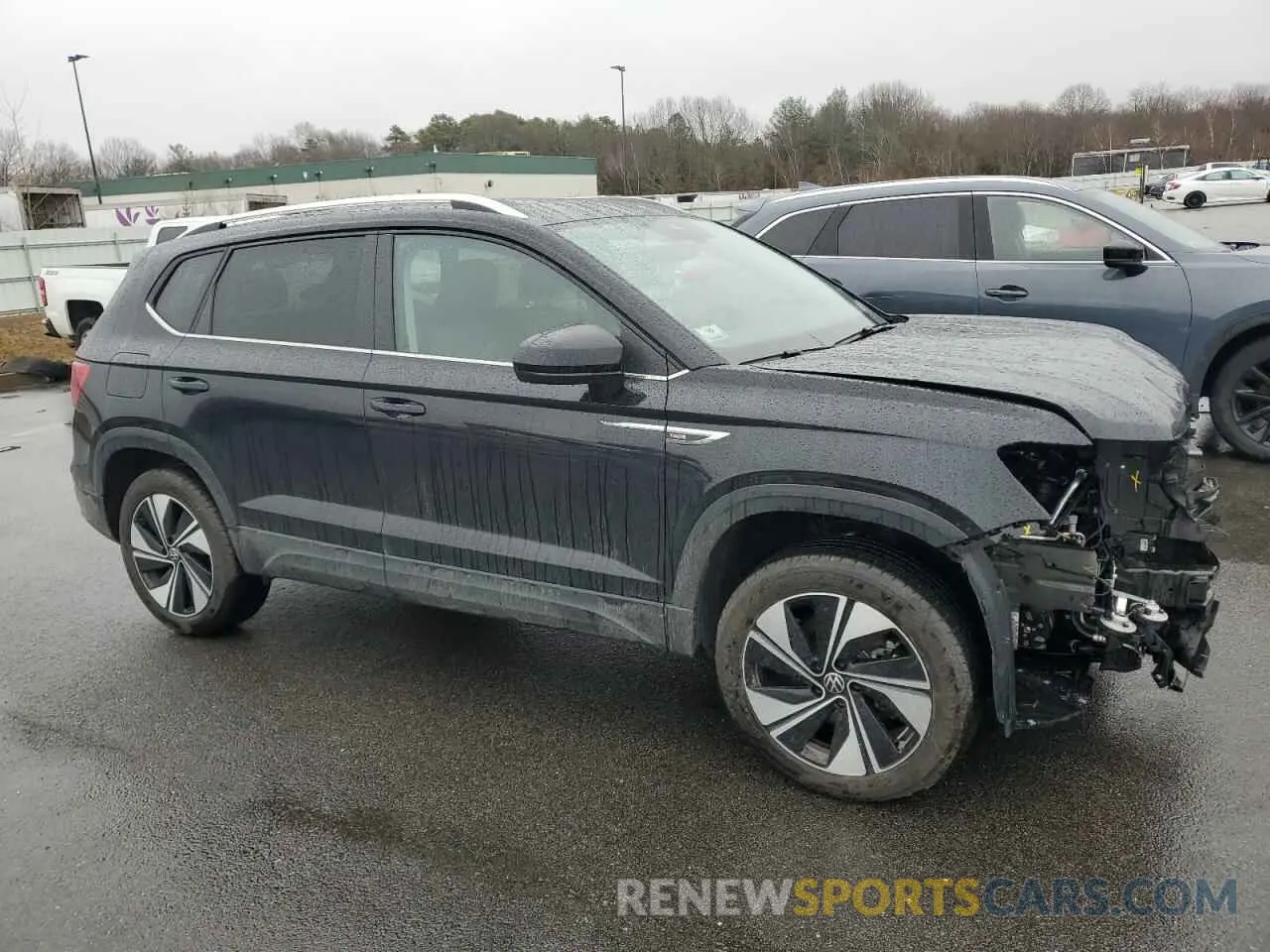 4 Photograph of a damaged car 3VVVX7B26RM119725 VOLKSWAGEN TAOS SE 2024