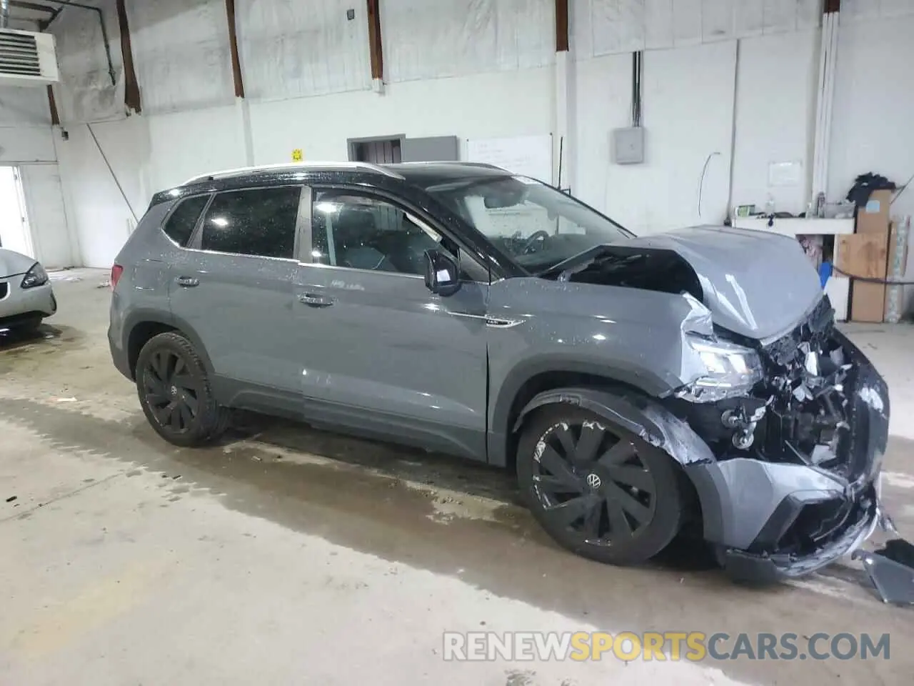 4 Photograph of a damaged car 3VVVX7B27RM018032 VOLKSWAGEN TAOS SE 2024