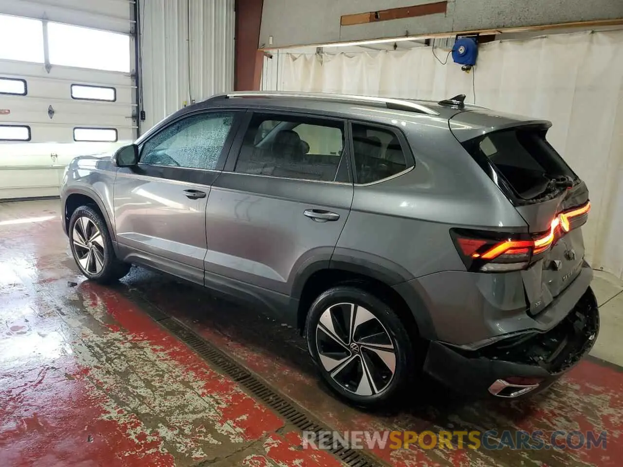 2 Фотография поврежденного автомобиля 3VVUC7B22SM029887 VOLKSWAGEN TAOS SE 2025