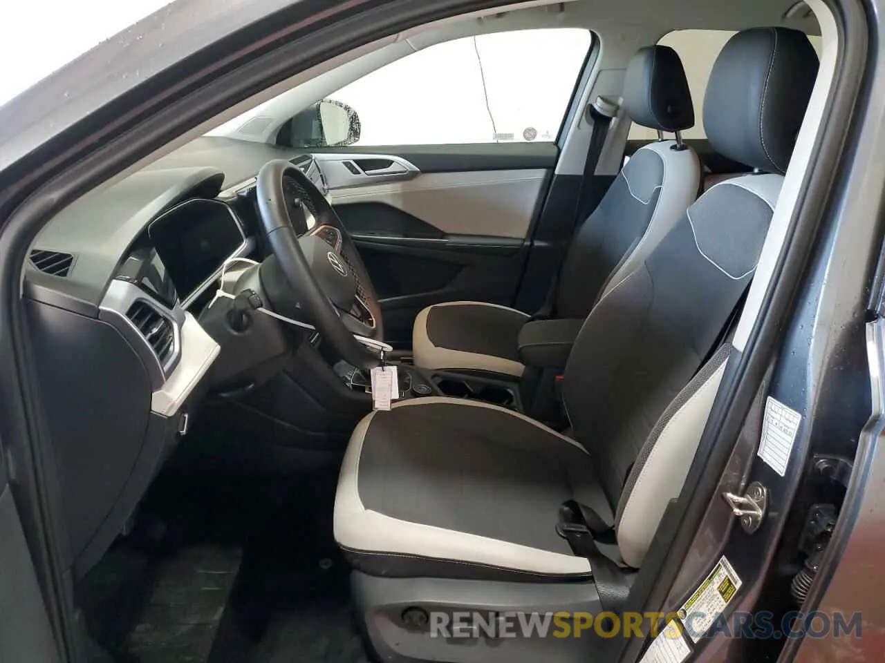 7 Фотография поврежденного автомобиля 3VVUC7B22SM029887 VOLKSWAGEN TAOS SE 2025