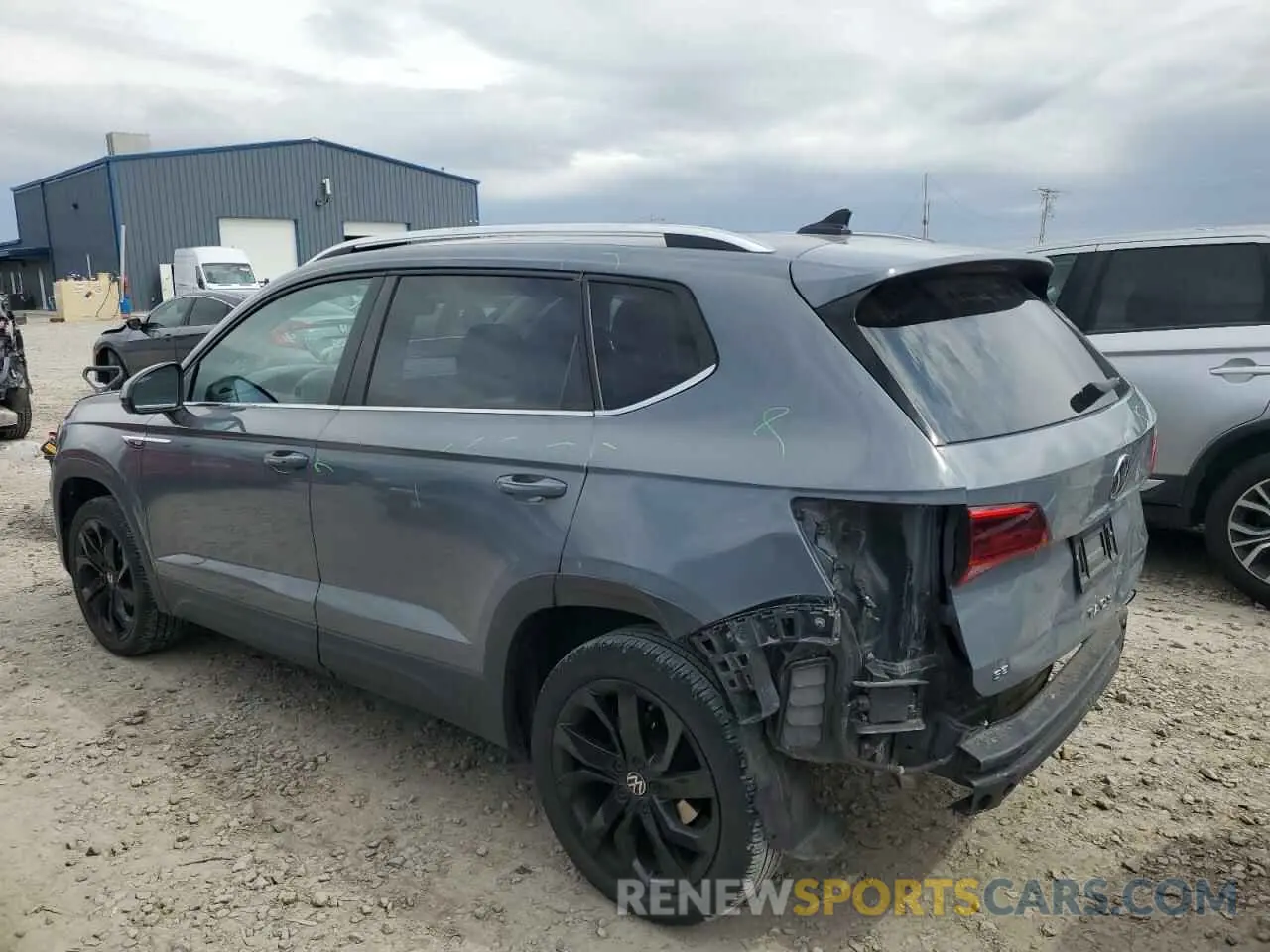 2 Photograph of a damaged car 3VVLX7B23NM062627 VOLKSWAGEN TAOS SE IQ 2022