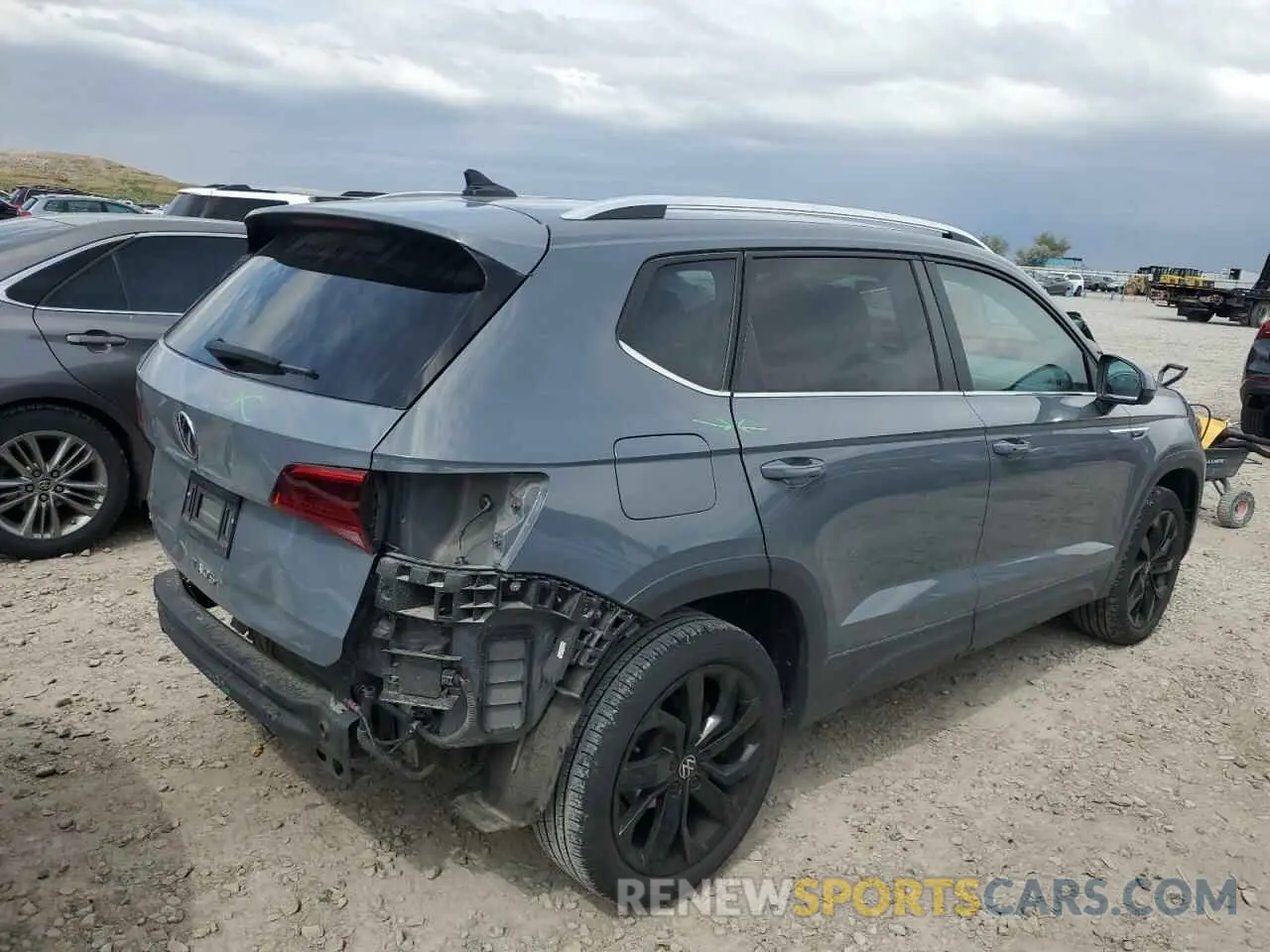 3 Photograph of a damaged car 3VVLX7B23NM062627 VOLKSWAGEN TAOS SE IQ 2022