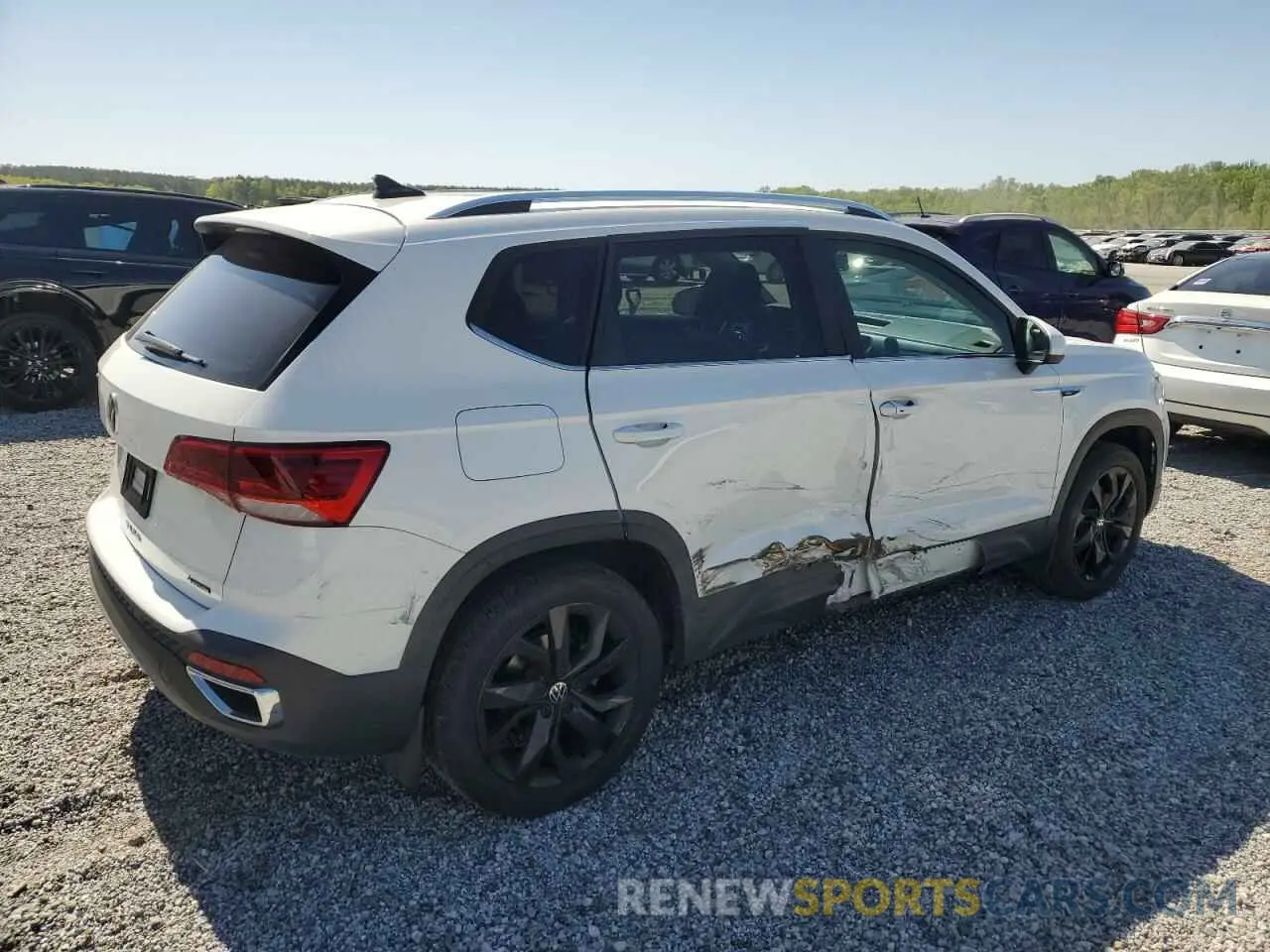 3 Photograph of a damaged car 3VVLX7B23NM090816 VOLKSWAGEN TAOS SE IQ 2022