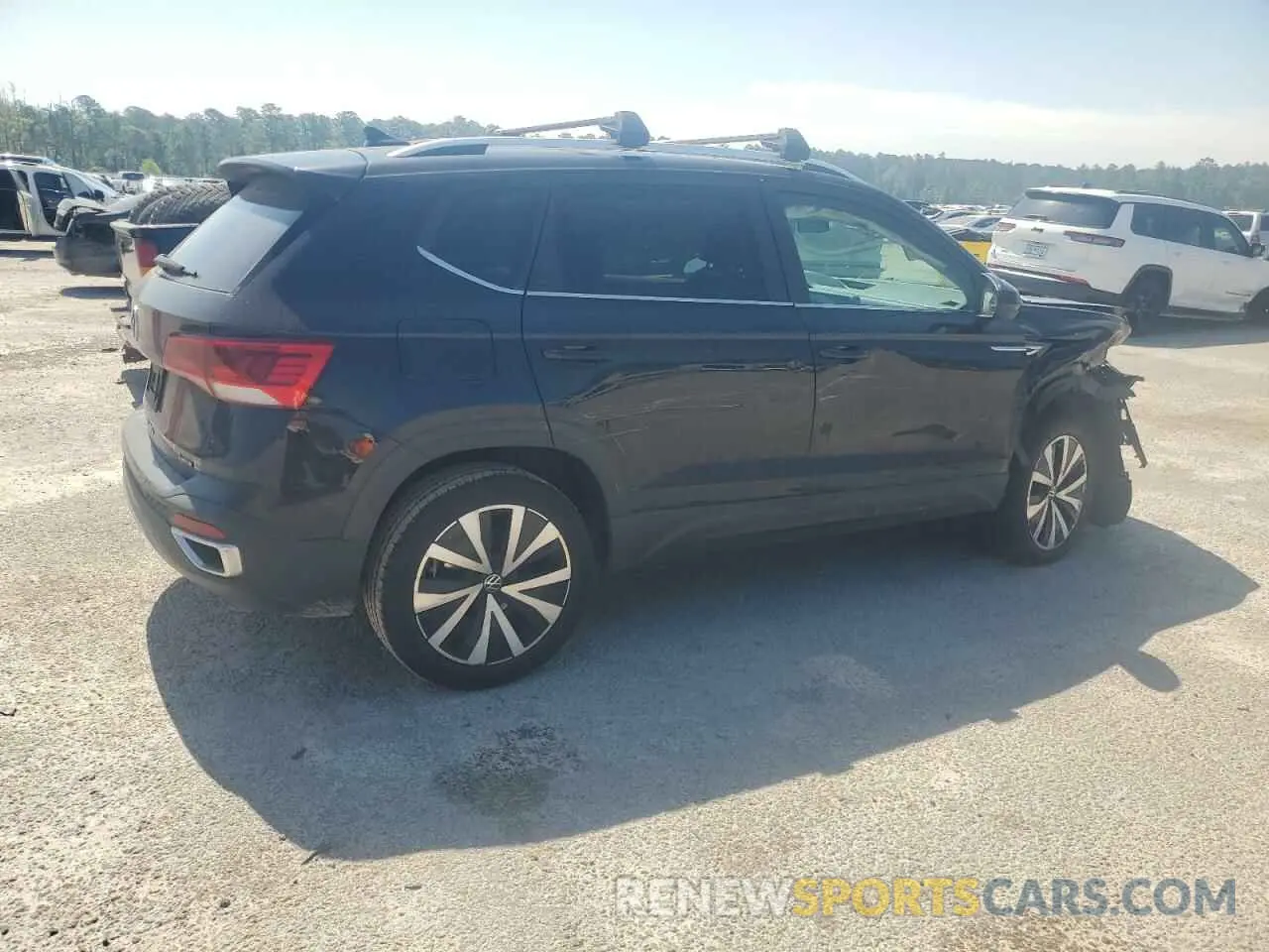 3 Photograph of a damaged car 3VVLX7B24NM056626 VOLKSWAGEN TAOS SE IQ 2022