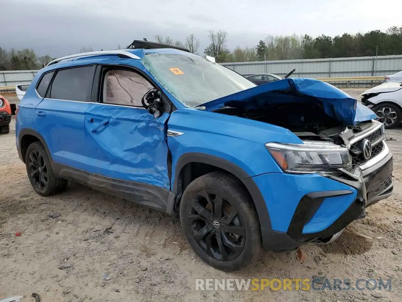 4 Photograph of a damaged car 3VVLX7B27NM062985 VOLKSWAGEN TAOS SE IQ 2022