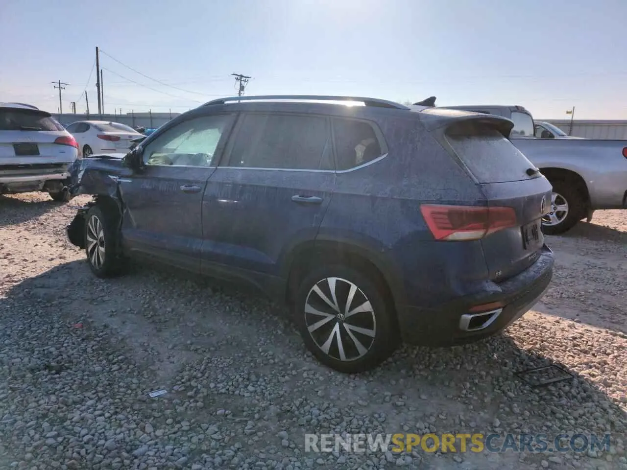 2 Photograph of a damaged car 3VVLX7B29NM013013 VOLKSWAGEN TAOS SE IQ 2022