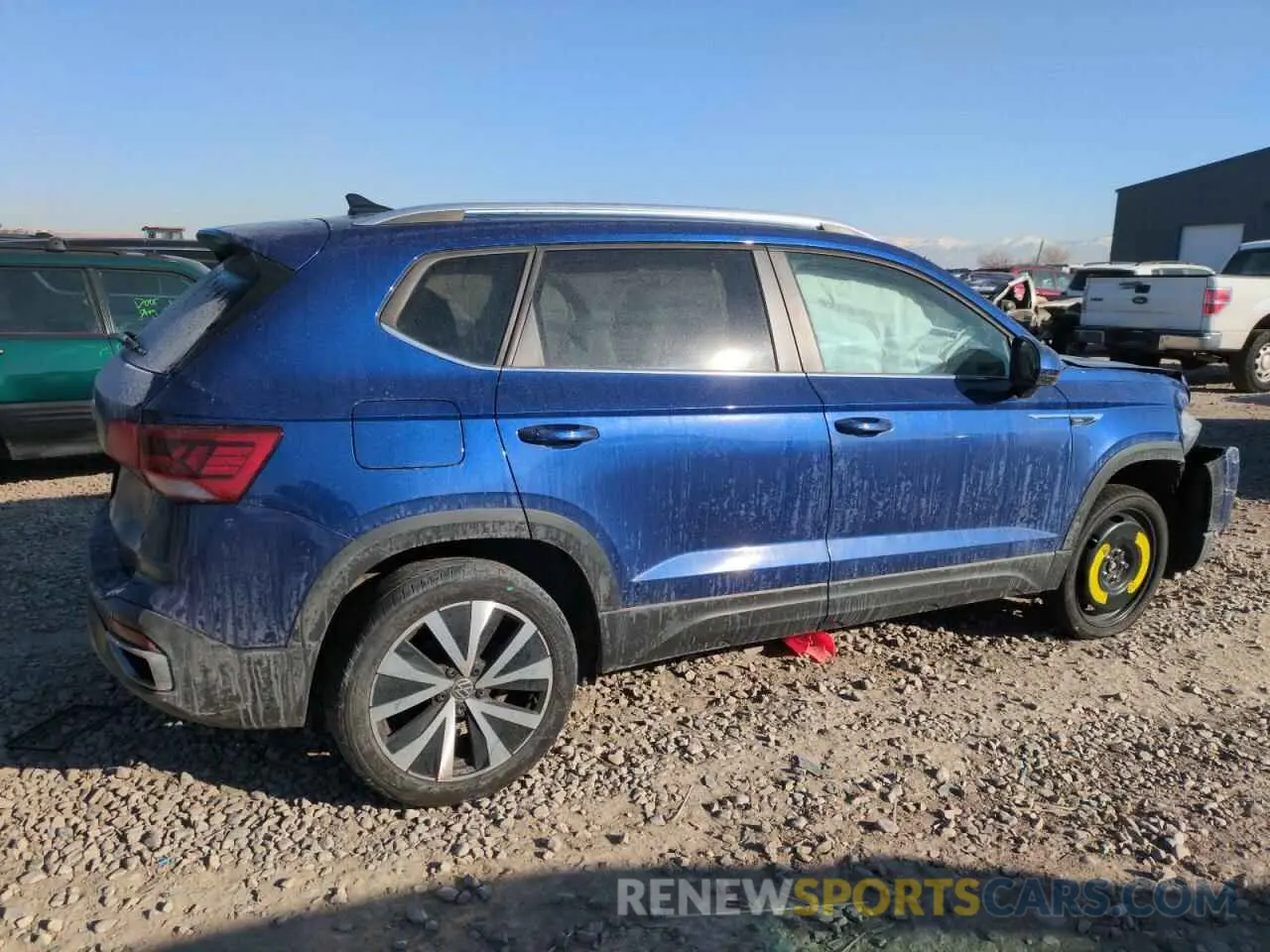 3 Photograph of a damaged car 3VVLX7B29NM013013 VOLKSWAGEN TAOS SE IQ 2022