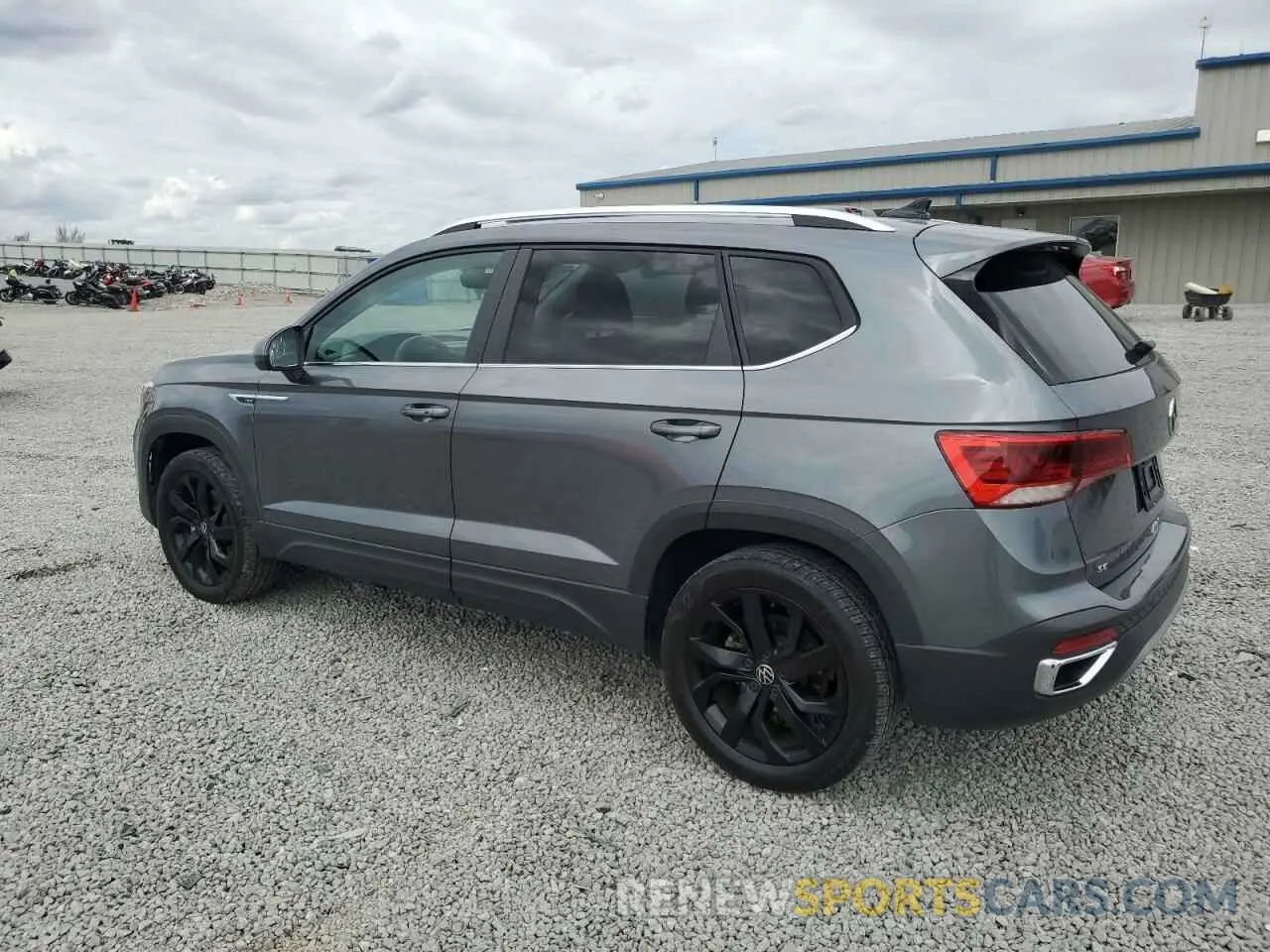 2 Фотография поврежденного автомобиля 3VVPX7B21NM035122 VOLKSWAGEN TAOS SE IQ 2022