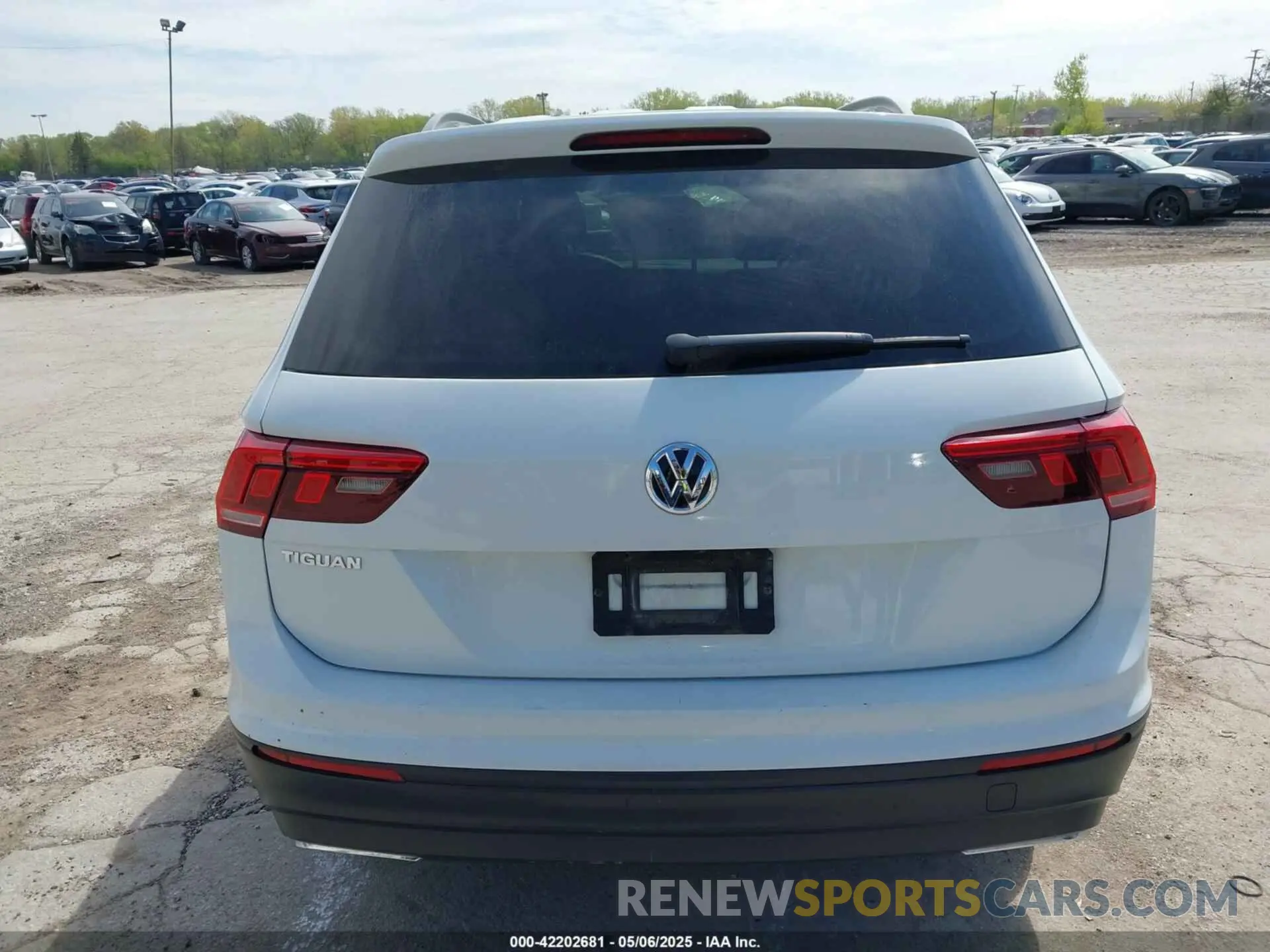 17 Фотография поврежденного автомобиля 3VV0B7AX0KM027036 VOLKSWAGEN TIGUAN 2019