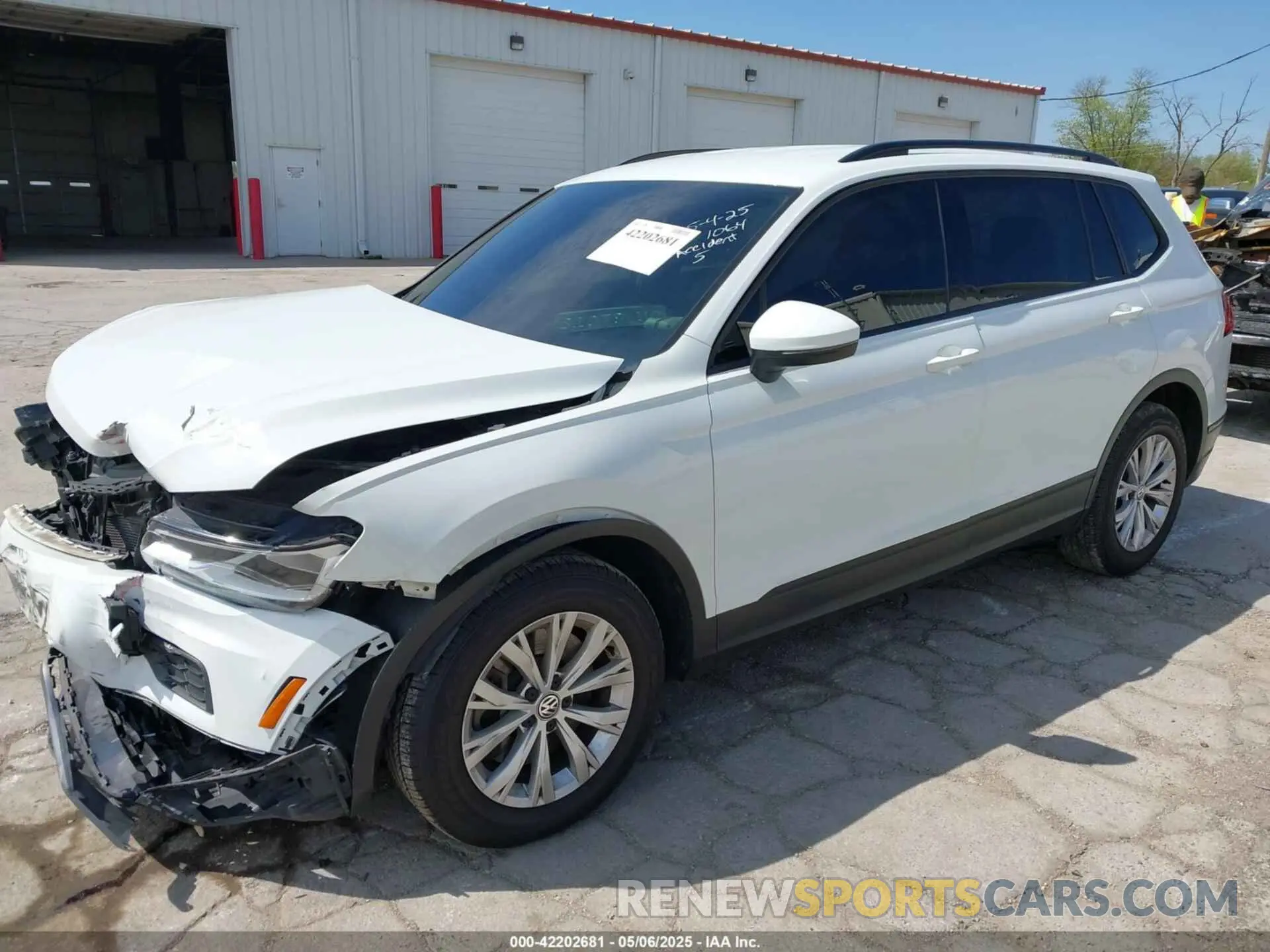 2 Фотография поврежденного автомобиля 3VV0B7AX0KM027036 VOLKSWAGEN TIGUAN 2019