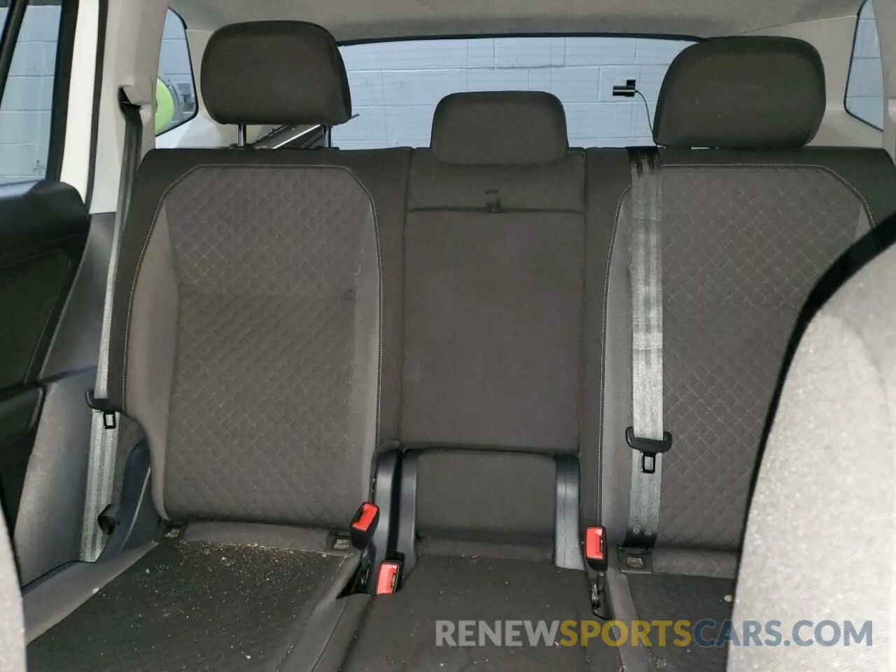 10 Photograph of a damaged car 3VV0B7AX0KM177700 VOLKSWAGEN TIGUAN 2019