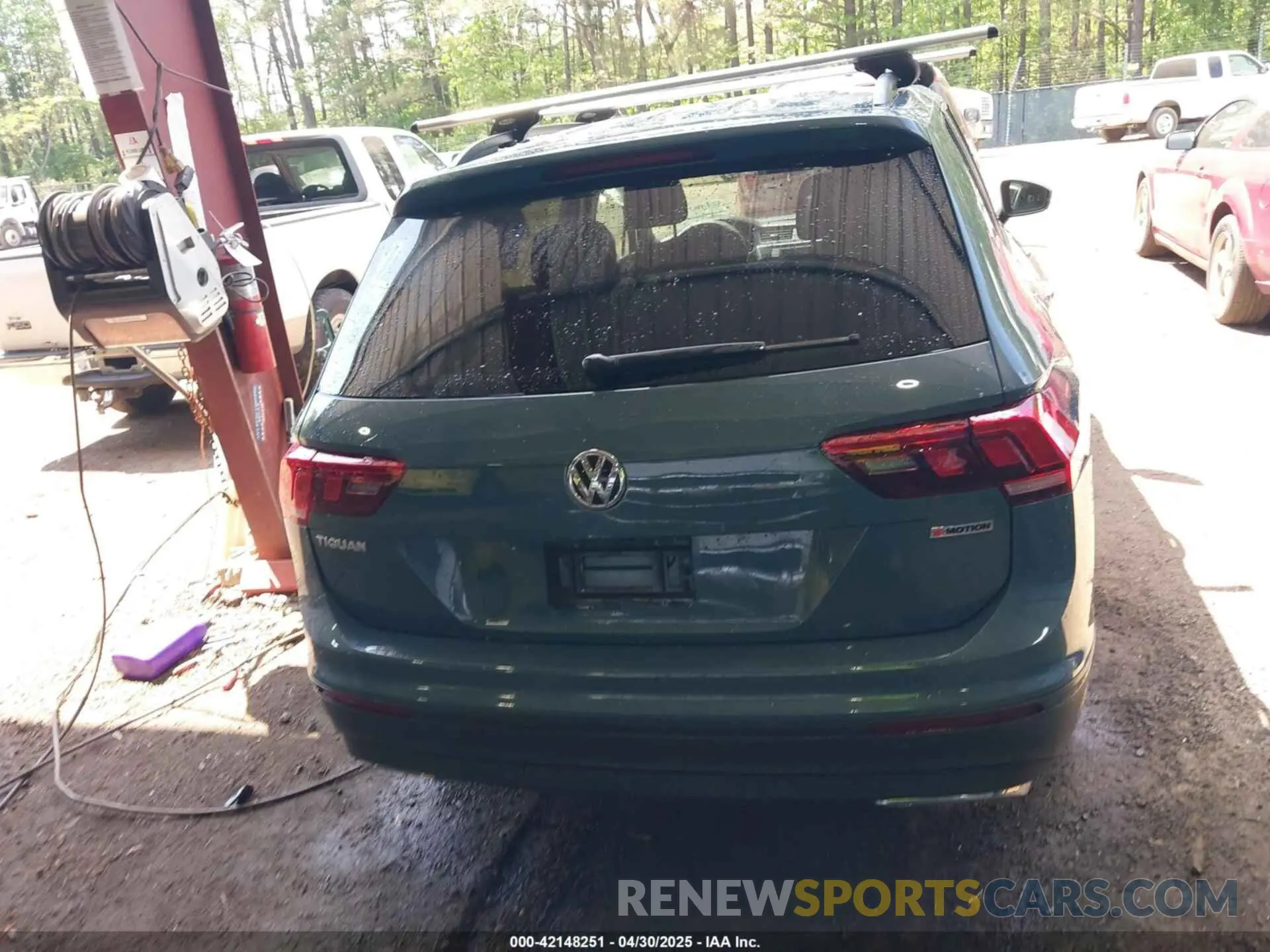 16 Photograph of a damaged car 3VV0B7AX2KM118969 VOLKSWAGEN TIGUAN 2019