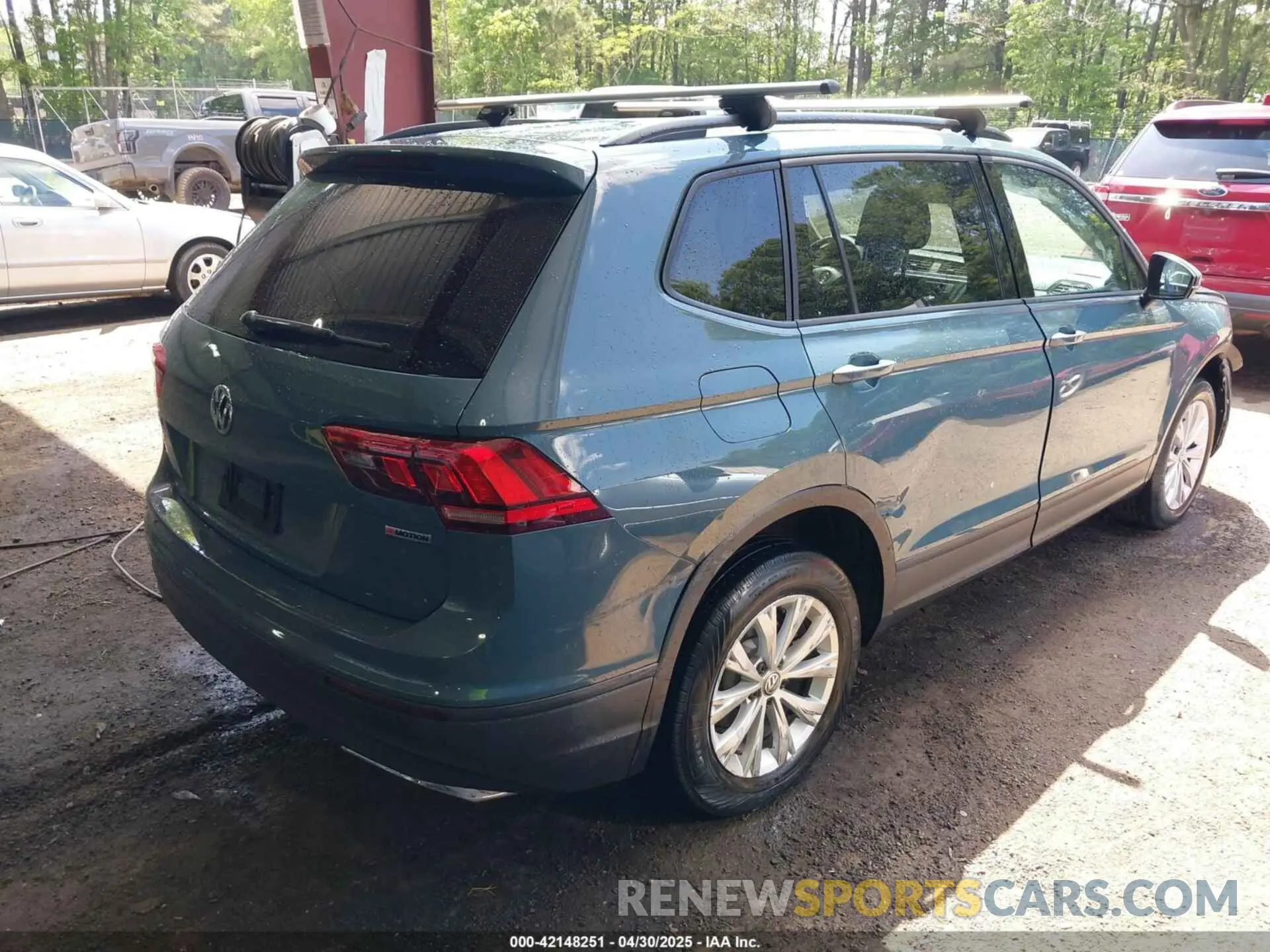 4 Photograph of a damaged car 3VV0B7AX2KM118969 VOLKSWAGEN TIGUAN 2019