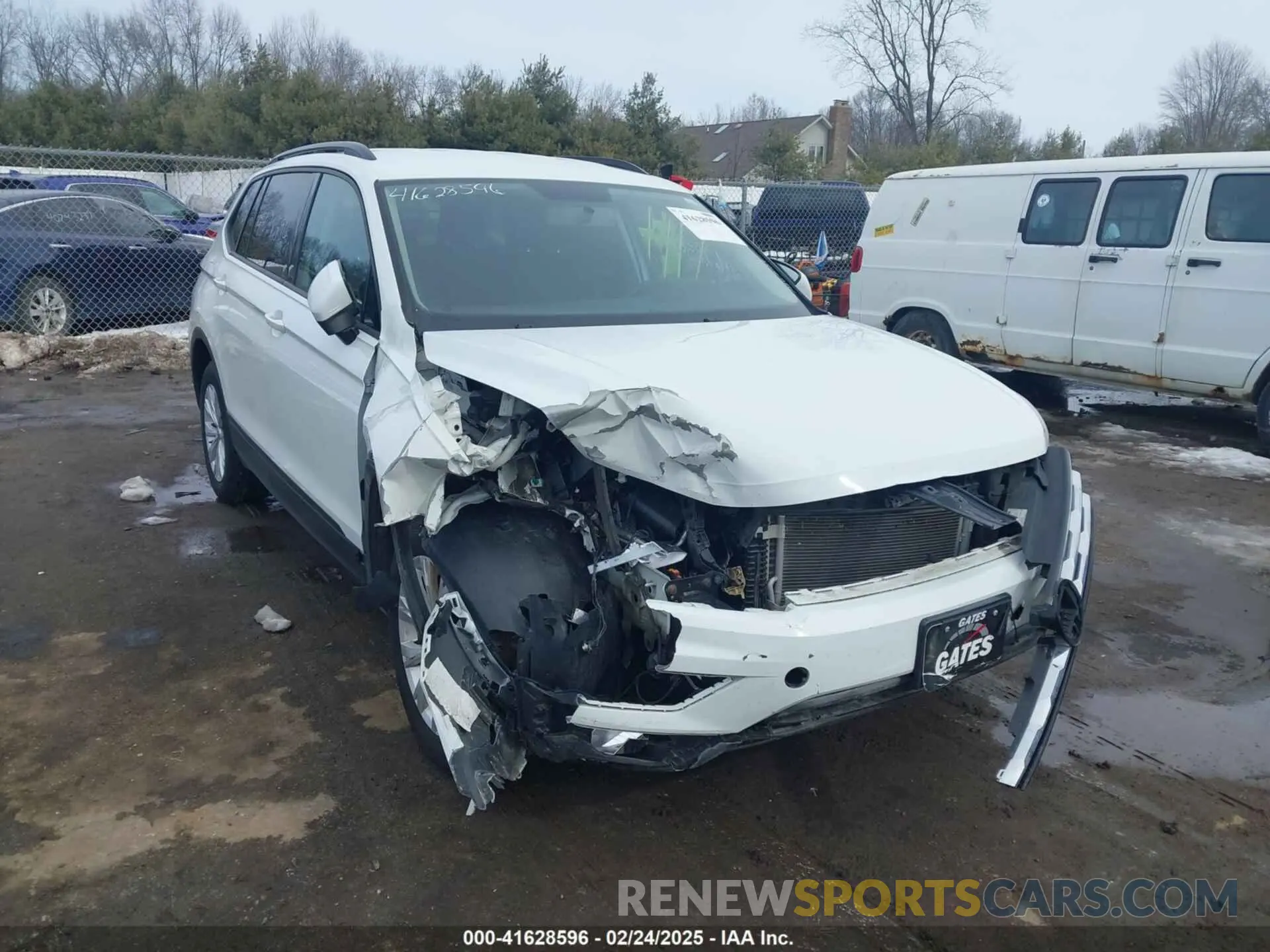 1 Photograph of a damaged car 3VV0B7AX5KM053471 VOLKSWAGEN TIGUAN 2019