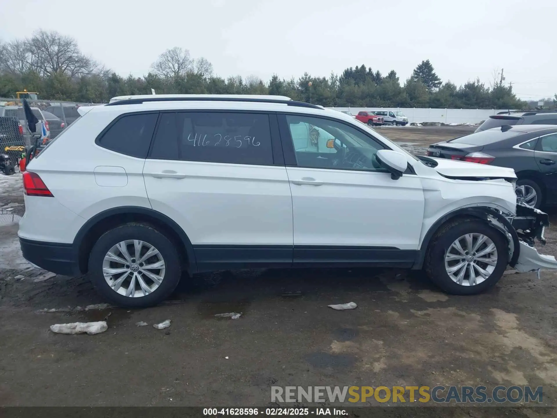 13 Photograph of a damaged car 3VV0B7AX5KM053471 VOLKSWAGEN TIGUAN 2019