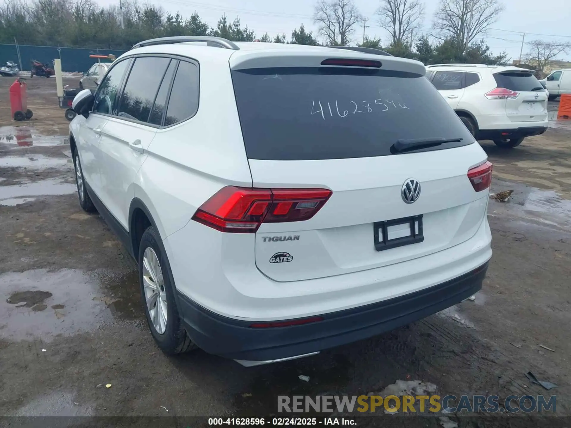 3 Photograph of a damaged car 3VV0B7AX5KM053471 VOLKSWAGEN TIGUAN 2019