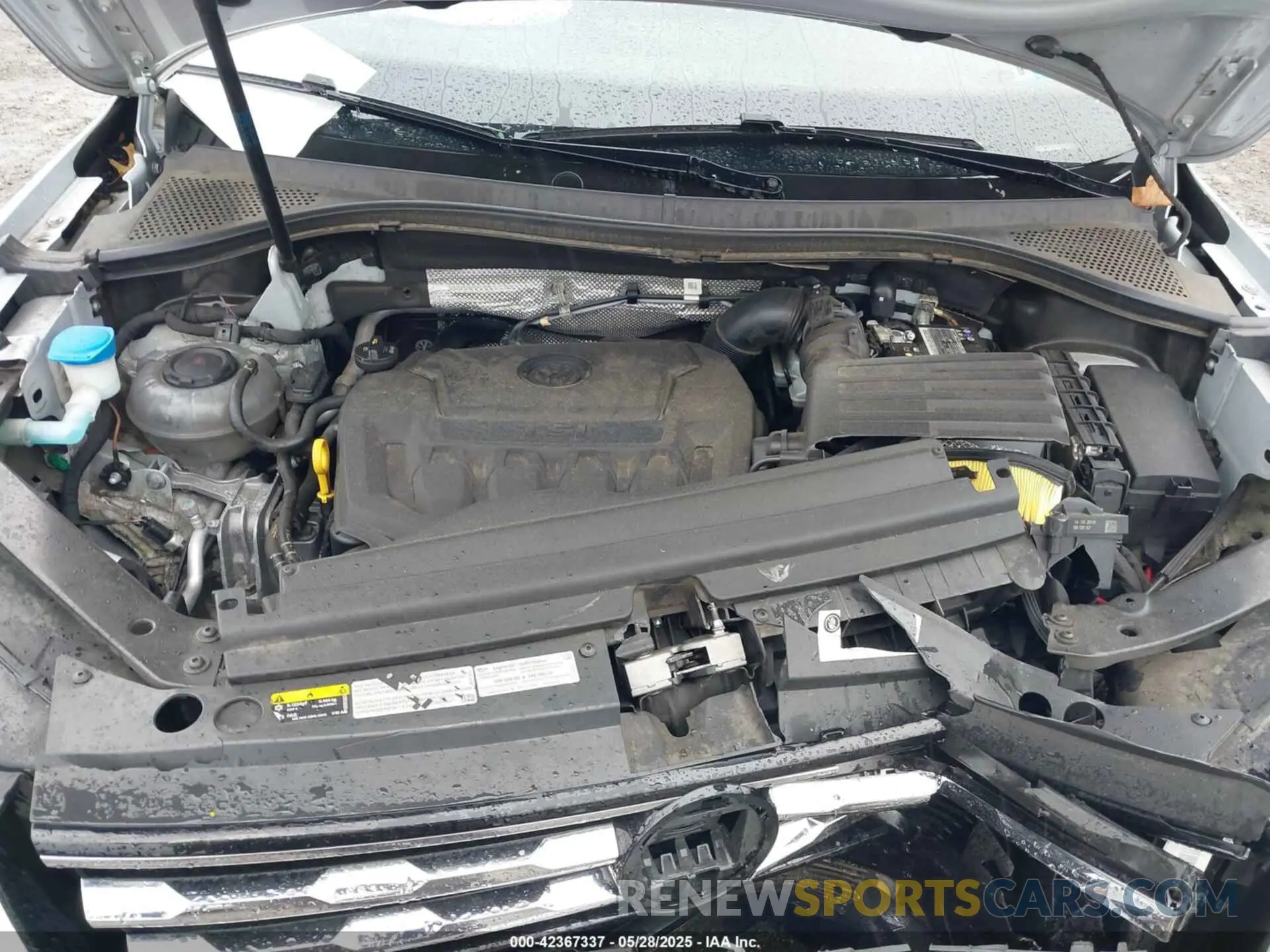 10 Photograph of a damaged car 3VV0B7AX7KM031438 VOLKSWAGEN TIGUAN 2019