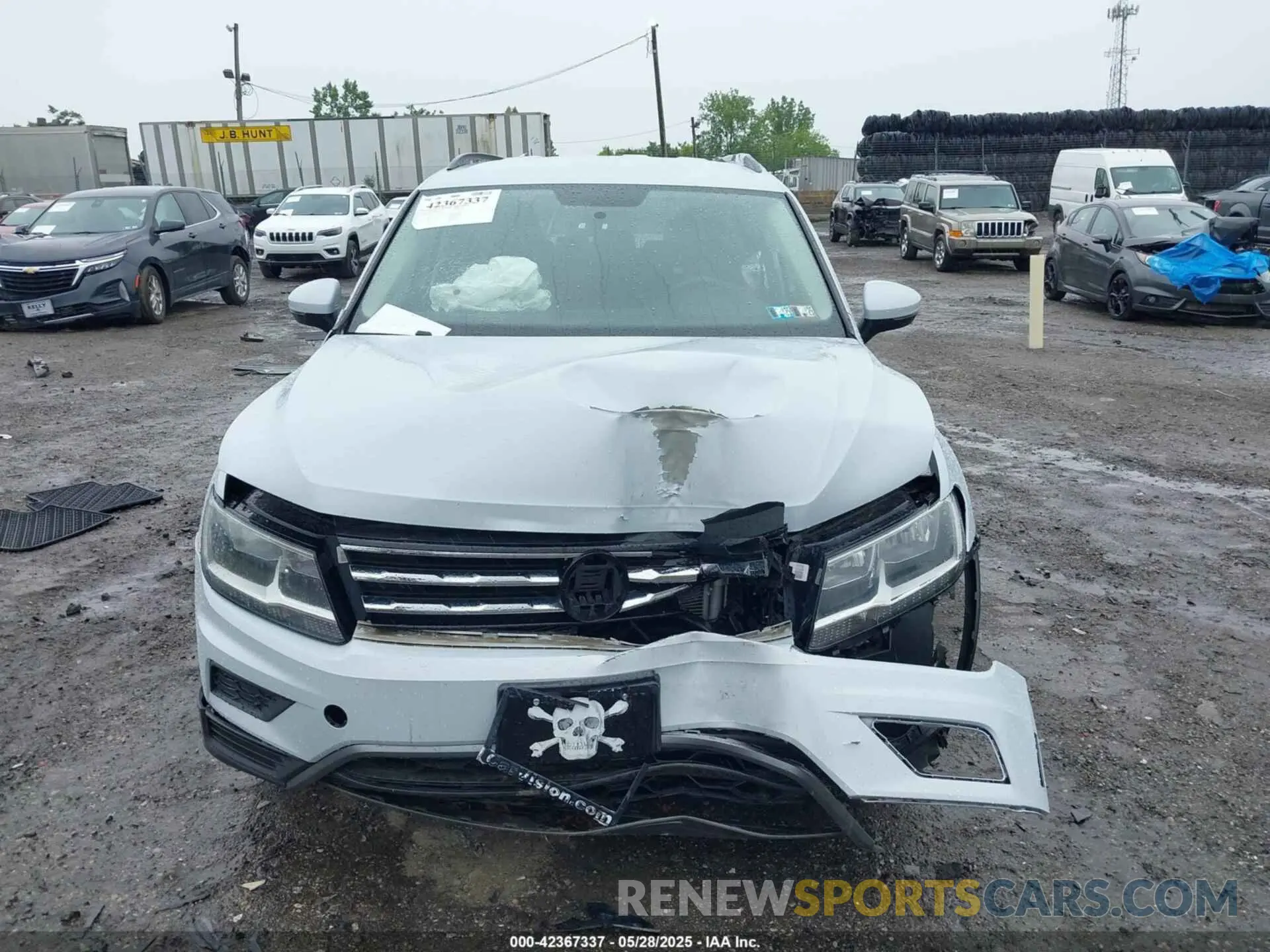 13 Photograph of a damaged car 3VV0B7AX7KM031438 VOLKSWAGEN TIGUAN 2019