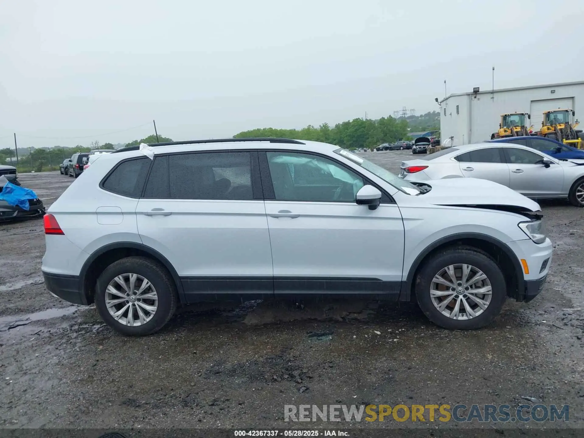 14 Photograph of a damaged car 3VV0B7AX7KM031438 VOLKSWAGEN TIGUAN 2019