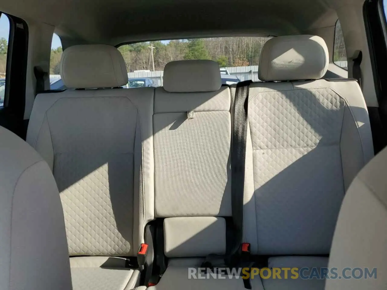 10 Photograph of a damaged car 3VV0B7AX8KM025311 VOLKSWAGEN TIGUAN 2019