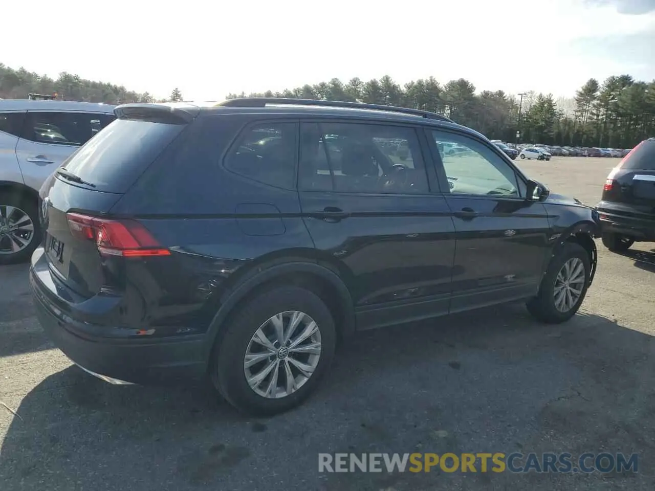 3 Photograph of a damaged car 3VV0B7AX8KM025311 VOLKSWAGEN TIGUAN 2019