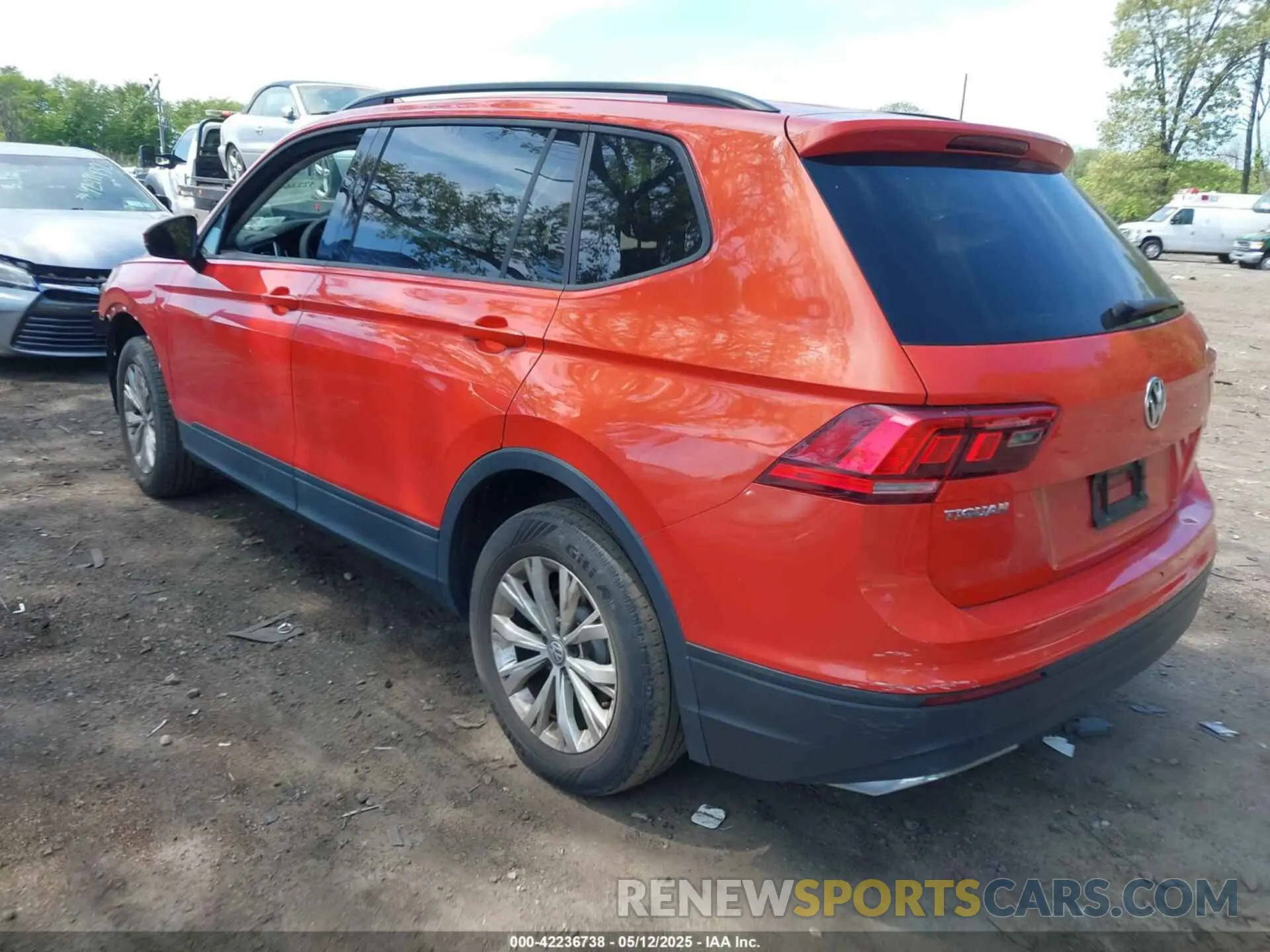 3 Photograph of a damaged car 3VV0B7AX8KM165178 VOLKSWAGEN TIGUAN 2019