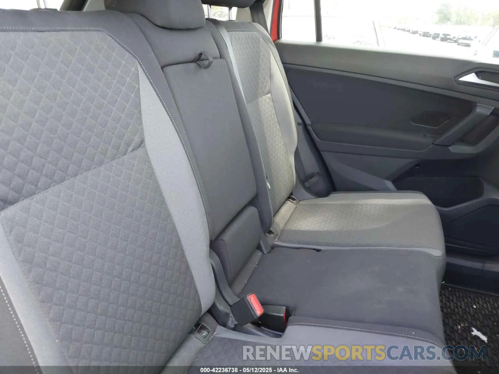 8 Photograph of a damaged car 3VV0B7AX8KM165178 VOLKSWAGEN TIGUAN 2019