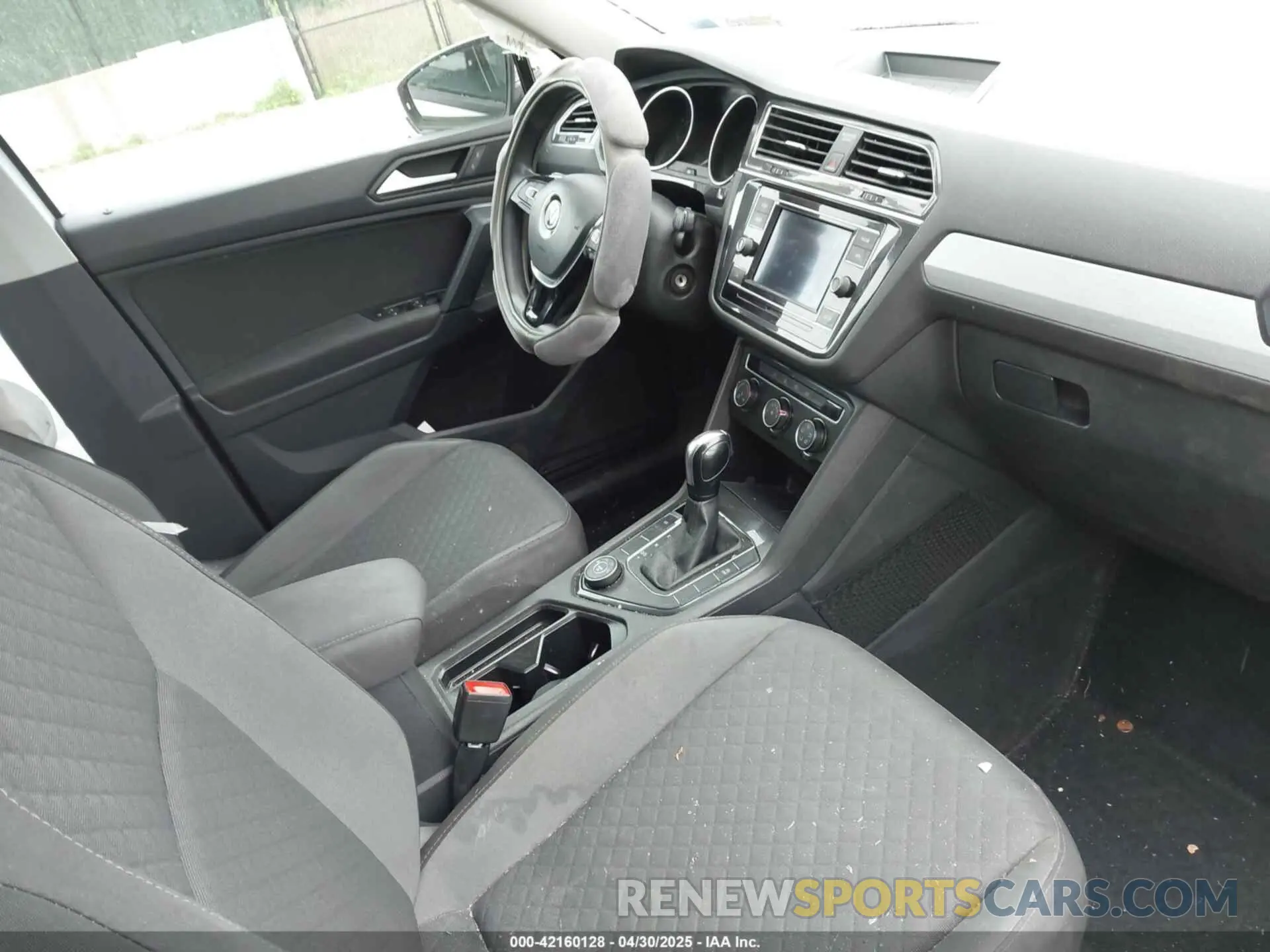 5 Фотография поврежденного автомобиля 3VV0B7AX9KM055305 VOLKSWAGEN TIGUAN 2019