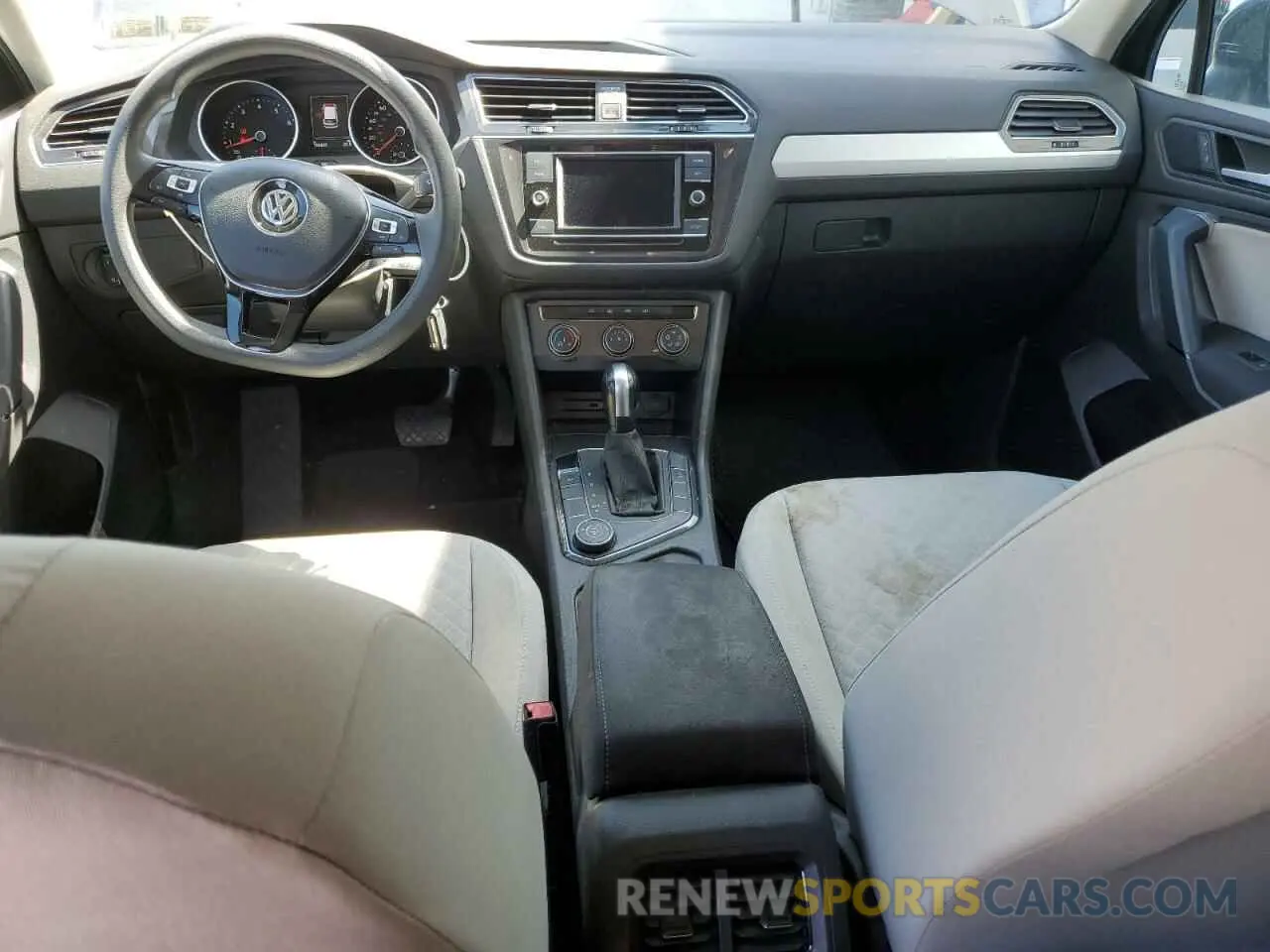 8 Photograph of a damaged car 3VV0B7AX9KM058768 VOLKSWAGEN TIGUAN 2019