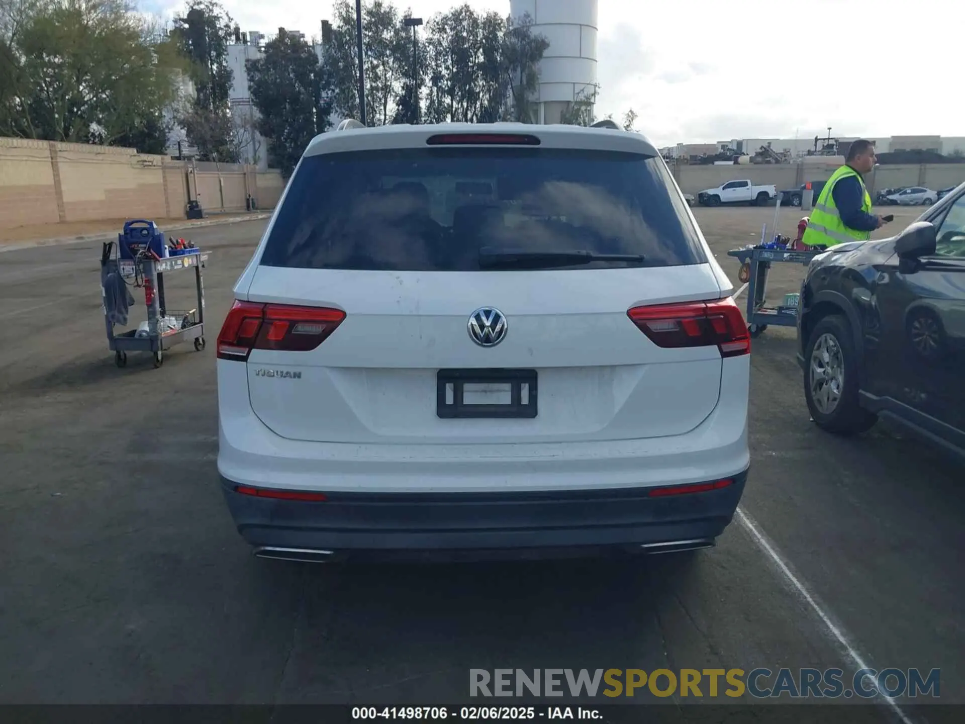 16 Photograph of a damaged car 3VV1B7AX2KM039970 VOLKSWAGEN TIGUAN 2019