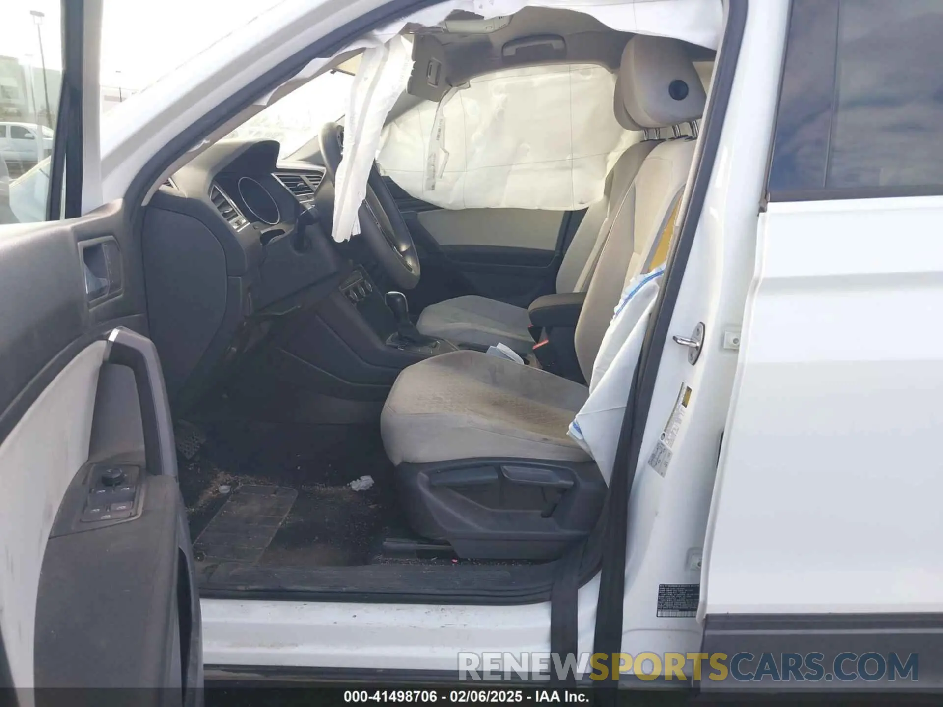 5 Photograph of a damaged car 3VV1B7AX2KM039970 VOLKSWAGEN TIGUAN 2019