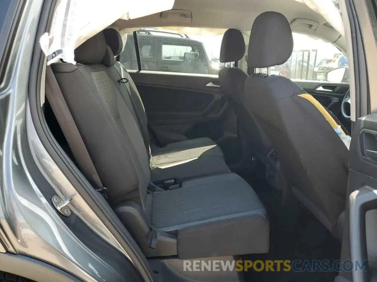 10 Photograph of a damaged car 3VV1B7AX5KM163781 VOLKSWAGEN TIGUAN 2019