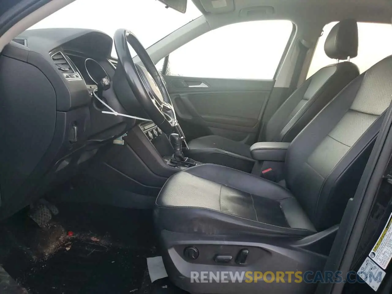 7 Photograph of a damaged car 3VV2B7AX0KM005529 VOLKSWAGEN TIGUAN 2019