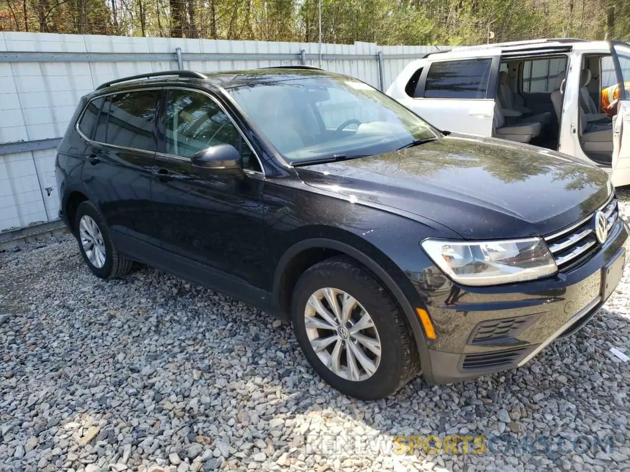 4 Фотография поврежденного автомобиля 3VV2B7AX0KM085656 VOLKSWAGEN TIGUAN 2019